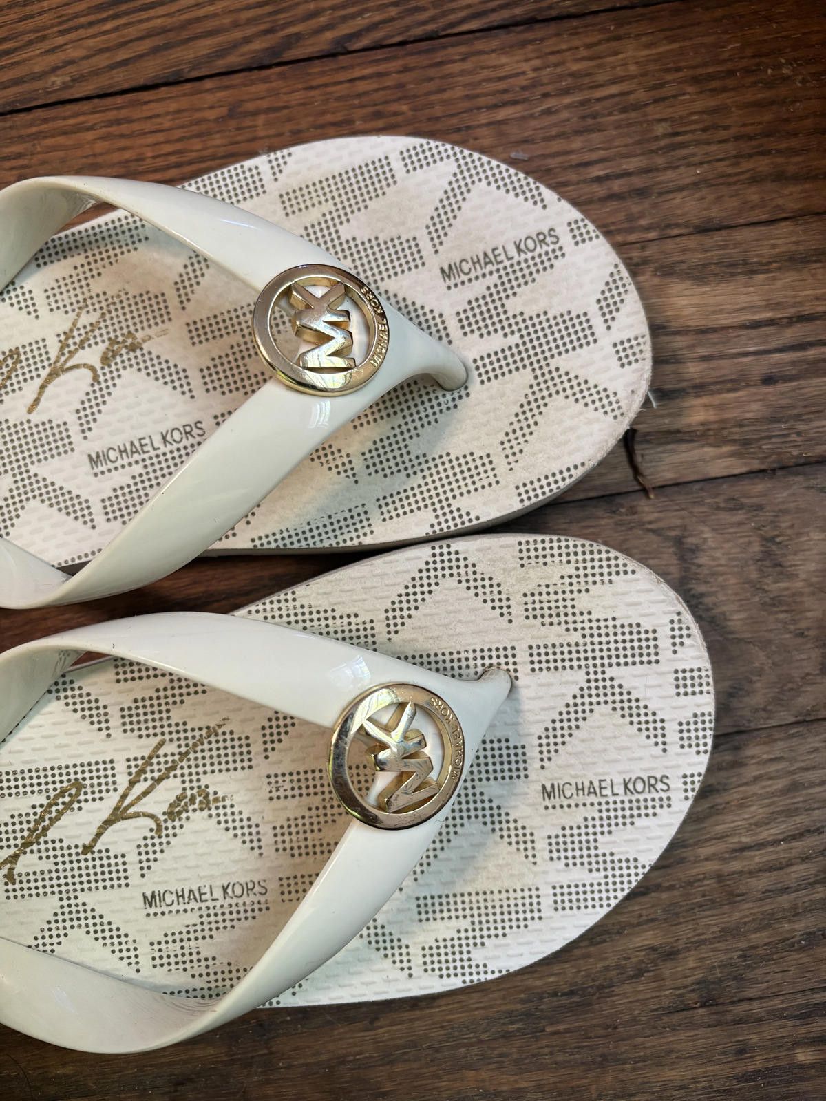 Michael Kors Michael Kors Women's White Logo Flip Flop Sandals sz 5 Size US 5 / IT 35 - 5 Thumbnail