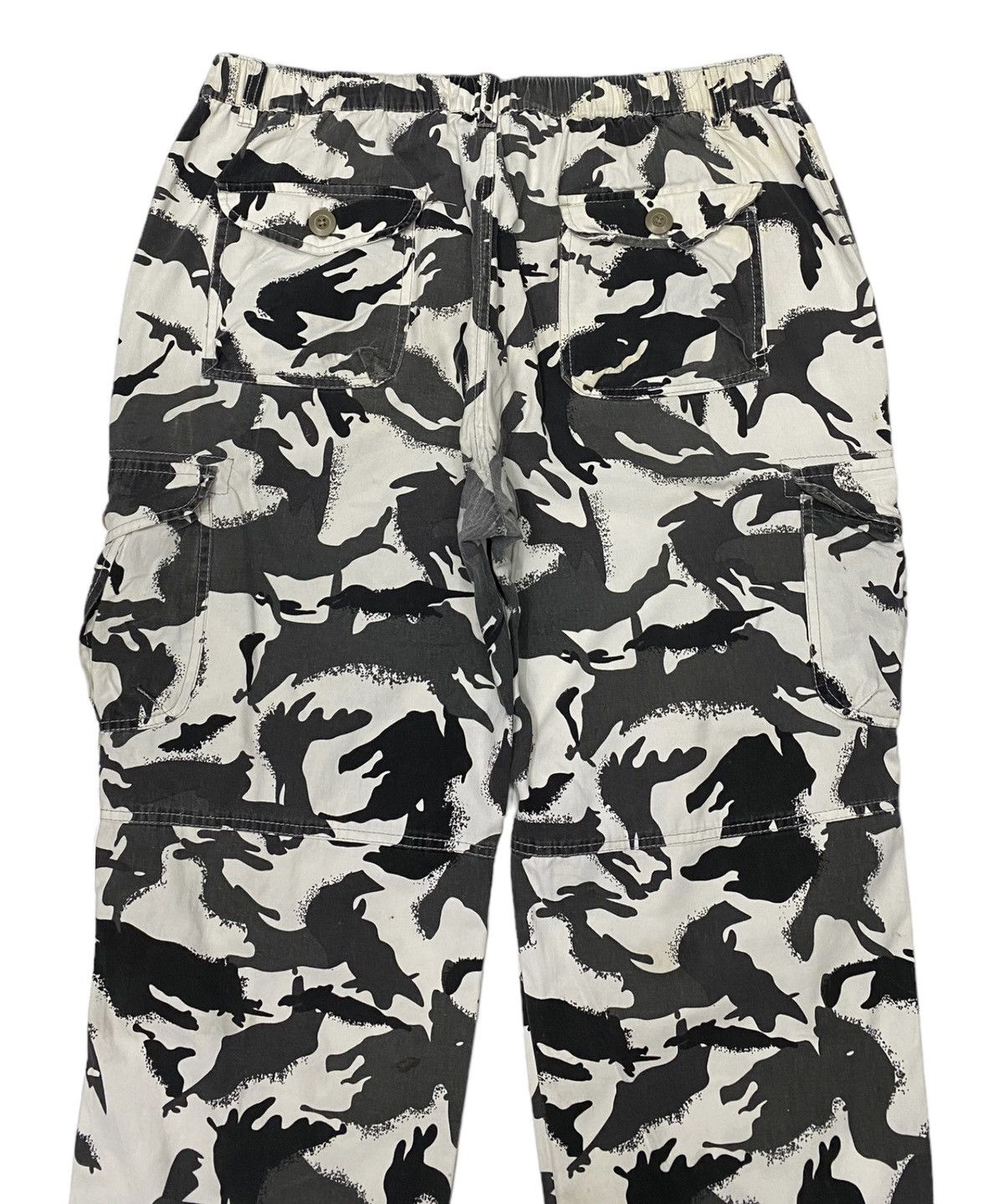 Japanese Brand VINTAGE JAPANESE BRAND CAMO MULTI POCKET BAGGY CARGO PANT Size US 33 - 6 Thumbnail