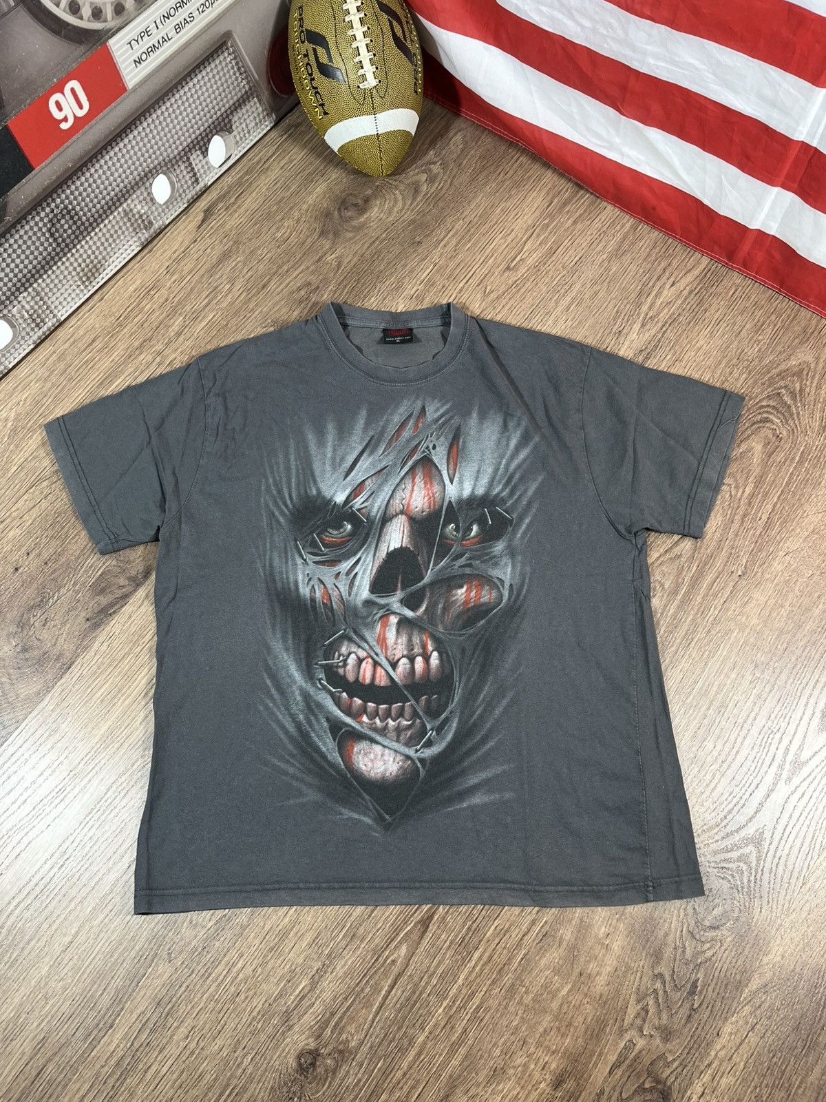 Band Tees Vintage Spiral Skulls Dead Face Horror T Shirt Size US XL / EU 56 / 4 - 1 Thumbnail