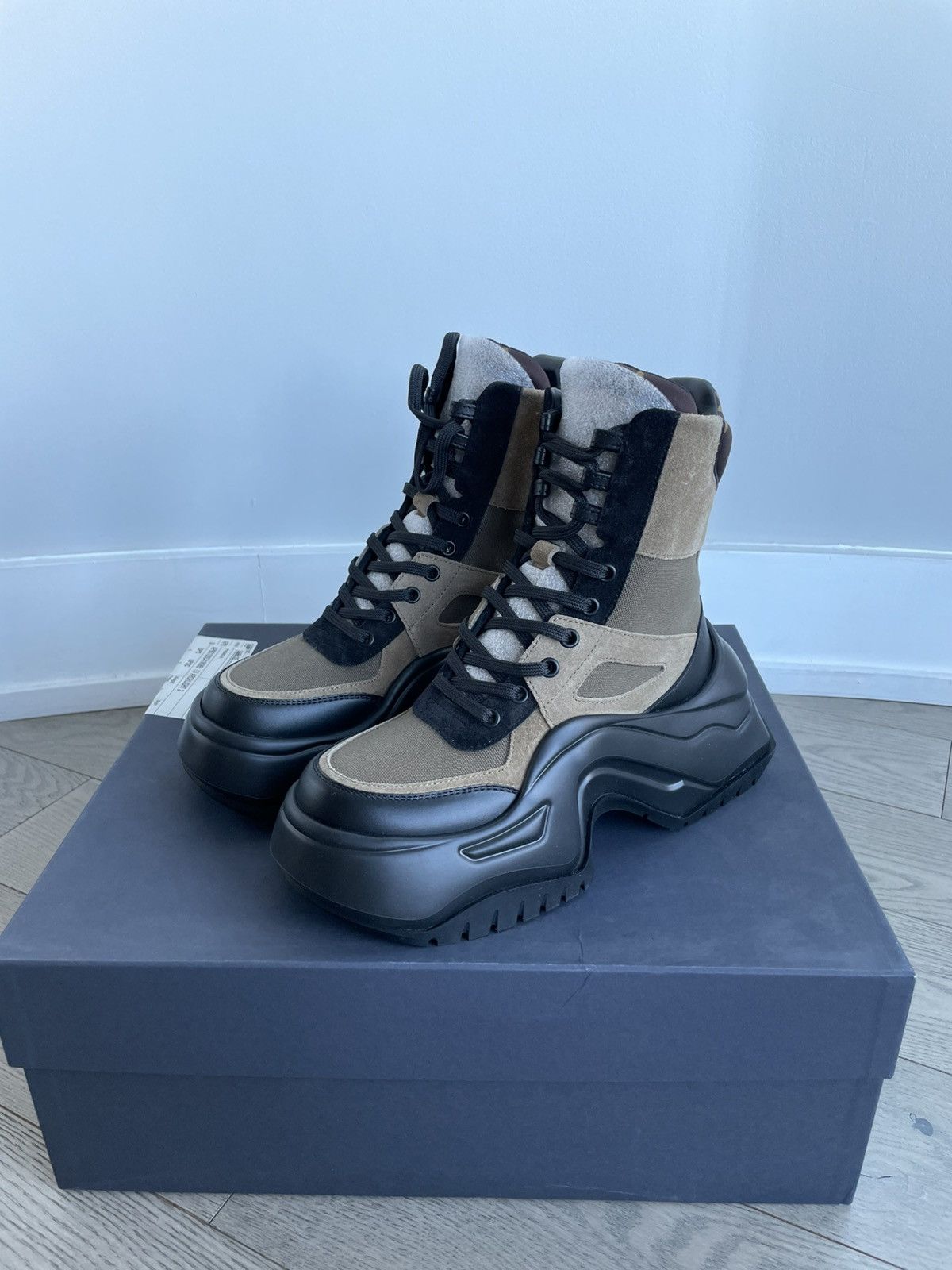 Louis Vuitton Louis Vuitton Archlight 2.0 Platform Ankle Boots Size US 6.5 / IT 36.5 - 4 Thumbnail