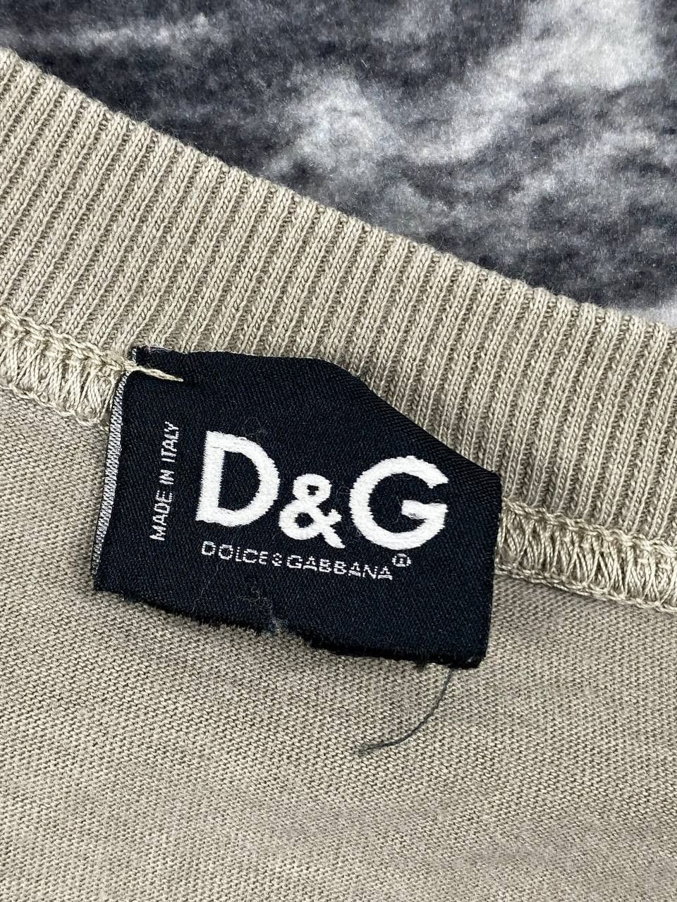 Dolce & Gabbana Dolce & Gabbana Reductions V-Neck T-Shirt Big Logo Men Size US S / EU 44-46 / 1 - 7 Thumbnail