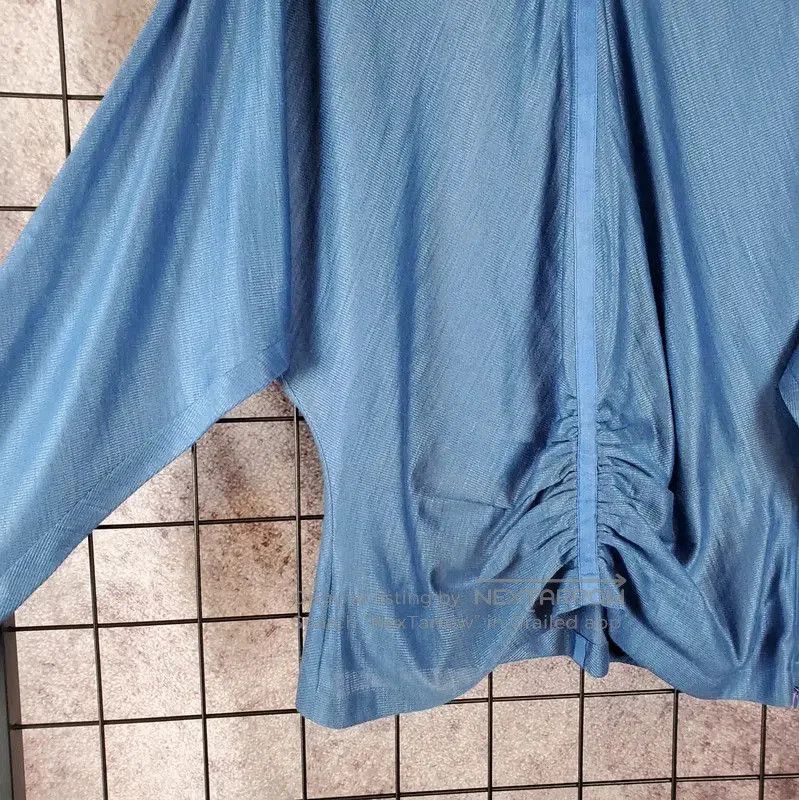 Dior Christian Dior Women's Long Sleeve Top in Deep Blue . Size L / US 10 / IT 46 - 8 Thumbnail