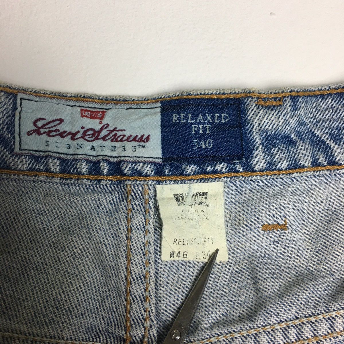 Levi's Vintage Clothing Vintage Levi’s 540 Relaxed Fit Orange Tab Sz 46/34 Size US 44 / EU 60 - 11 Thumbnail