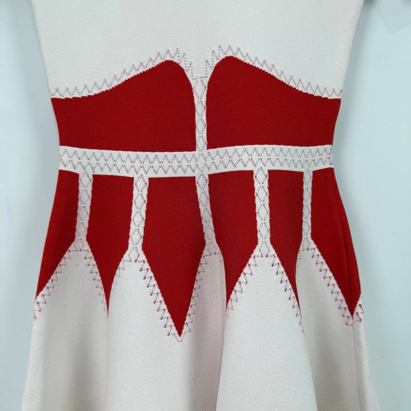 Alexander McQueen Alexander McQueen Red/White Jacquard Stretch Dress S Size S / US 4 / IT 40 - 4 Thumbnail