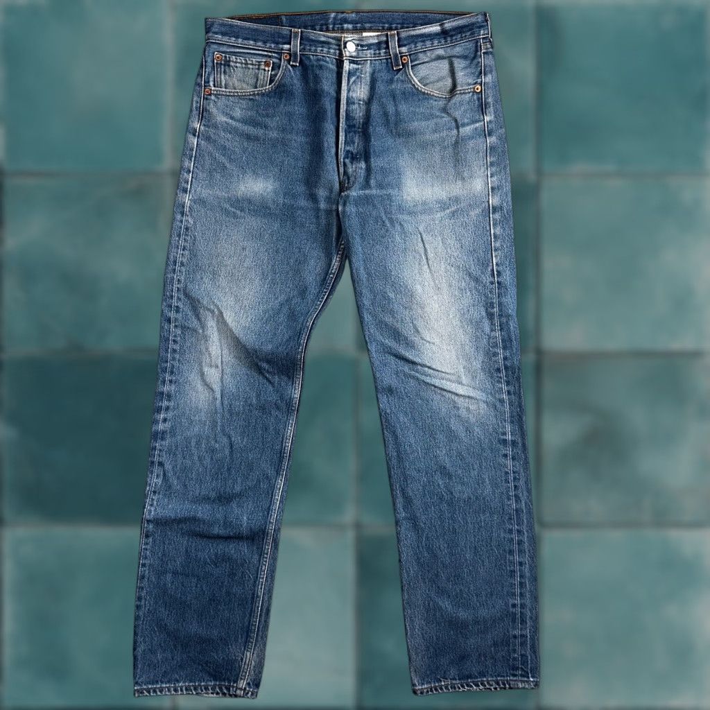 Levi's VINTAGE Levi's 501 Straight Leg Jeans 36x36 Medium Wash 90s Denim Men Size US 36 / EU 52 - 1 Thumbnail