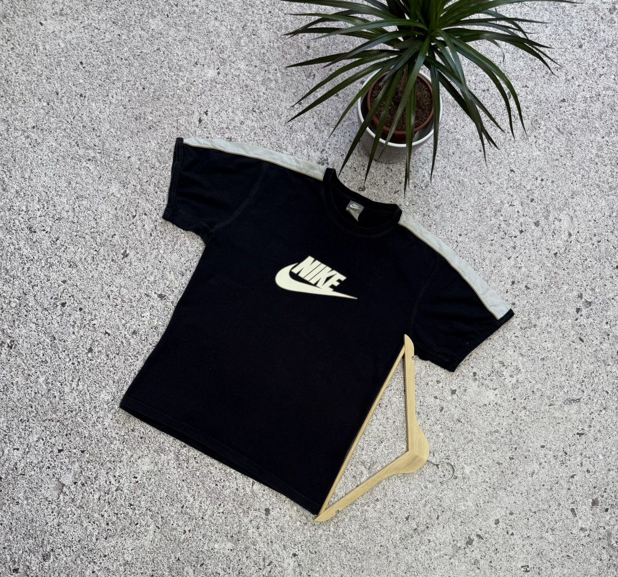 Nike × Vintage Vintage 1990’s Nike Made In USA Retro T-Shirt Y2K Hype Size US L / EU 52-54 / 3 - 1 Thumbnail