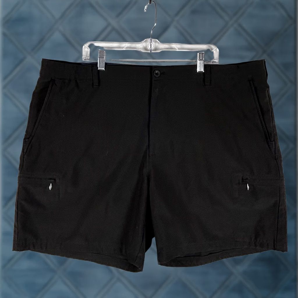 Izod Izod Golf Shorts Mens 44 Black Chino Straight Knit Lightweight Pocket Slit Front Flat Front Belt Loops 6in Inseam Casual Size US 44 / EU 60 - 1 Thumbnail