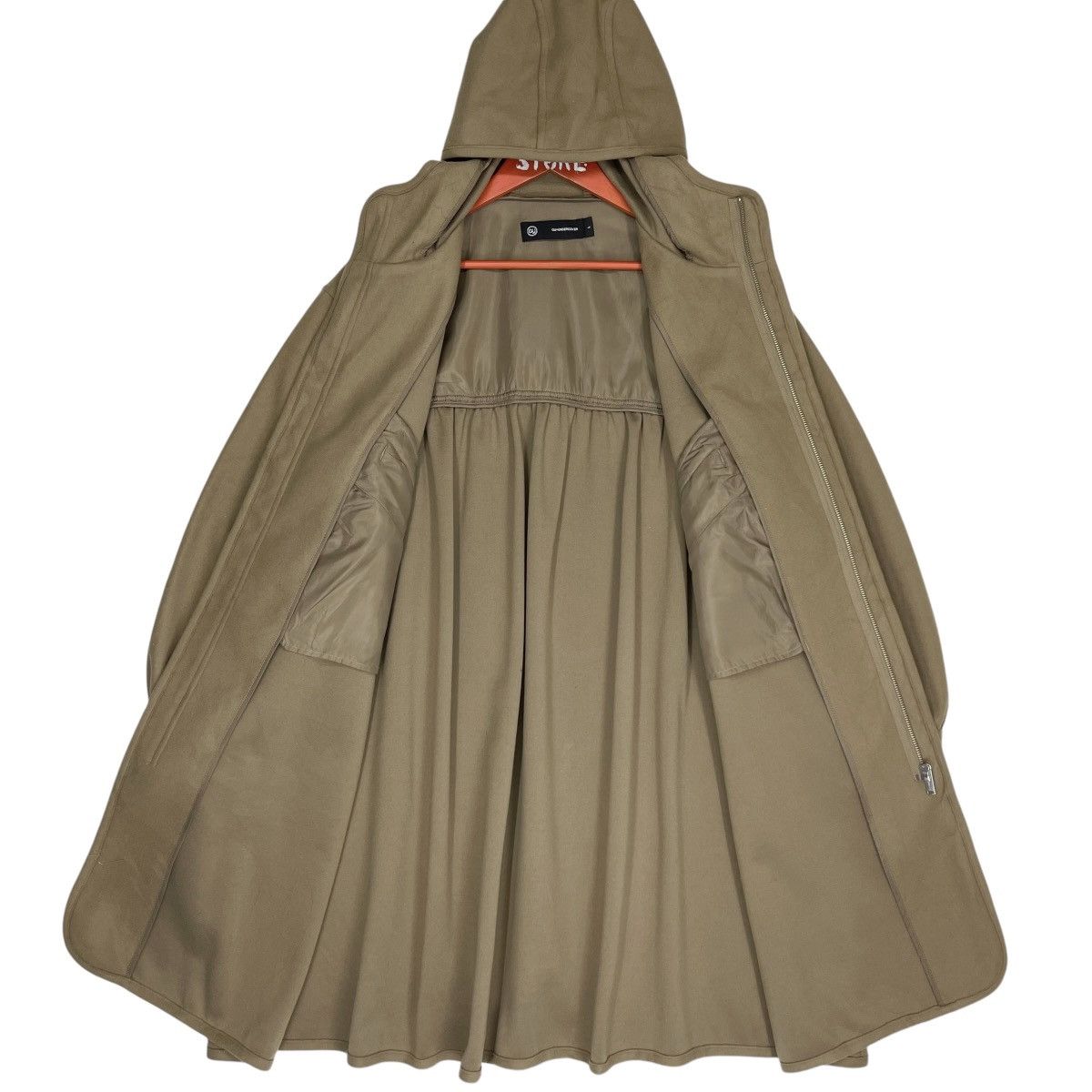 GU × Jun Takahashi × Undercover Undercover X GU Back Gather Coat Oversized Size L / US 10 / IT 46 - 3 Thumbnail
