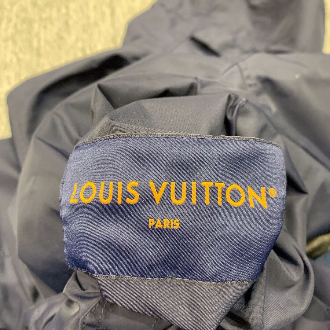 Louis Vuitton Louis Vuitton Blue double-faced jacket with dark stripes ja Size US S / EU 44-46 / 1 - 8 Thumbnail