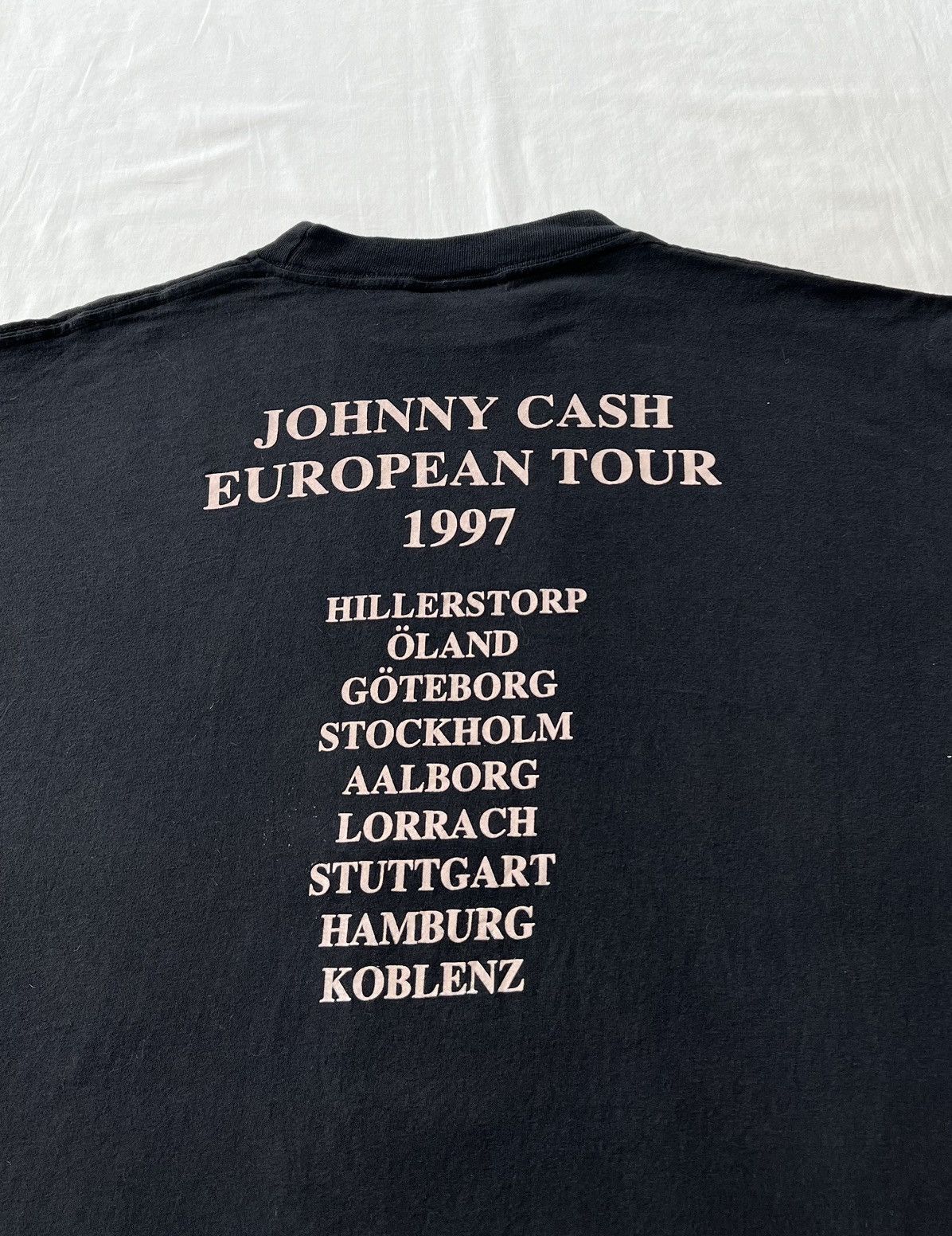 Band Tees Vintage 1997 Johnny Cash European Tour Black T-shirt Size US XL / EU 56 / 4 - 10 Thumbnail