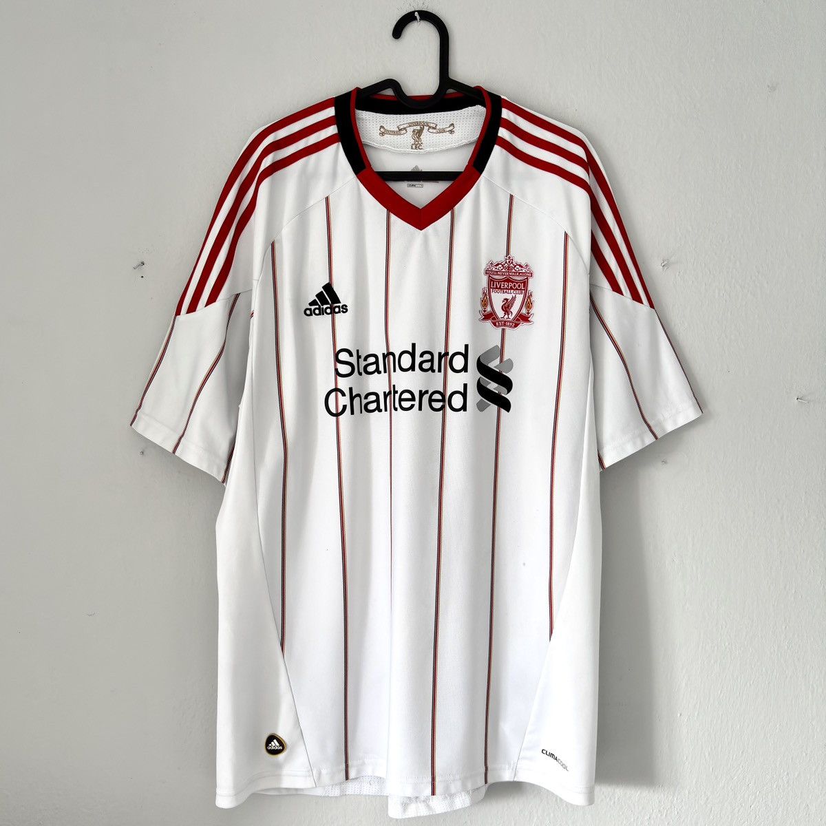 Vintage 2010 2011 Liverpool Adidas Vintage Away Kit Soccer Jersey UK Size US L / EU 52-54 / 3 - 3 Thumbnail