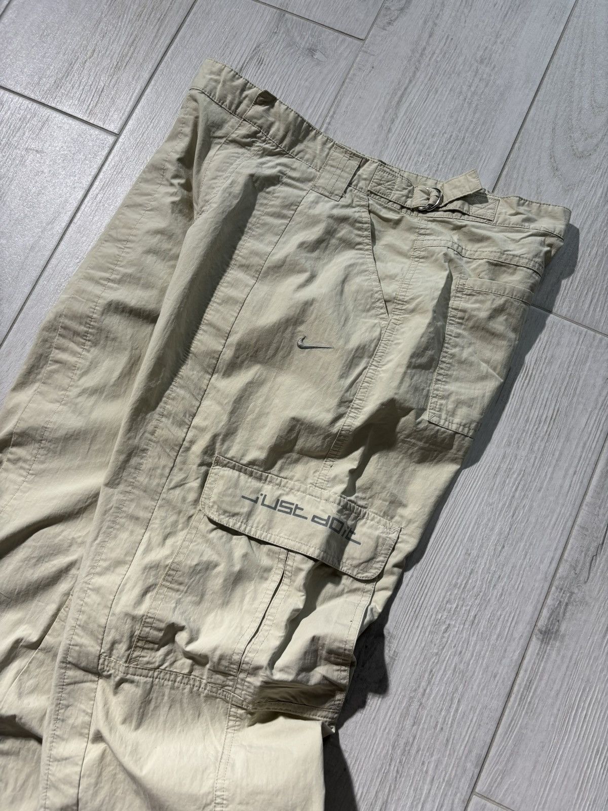 Nike Vintage Nike Cargo Pants Baggy GorpCore Style Swoosh Logo Size 28" / US 6 / IT 42 - 2 Thumbnail