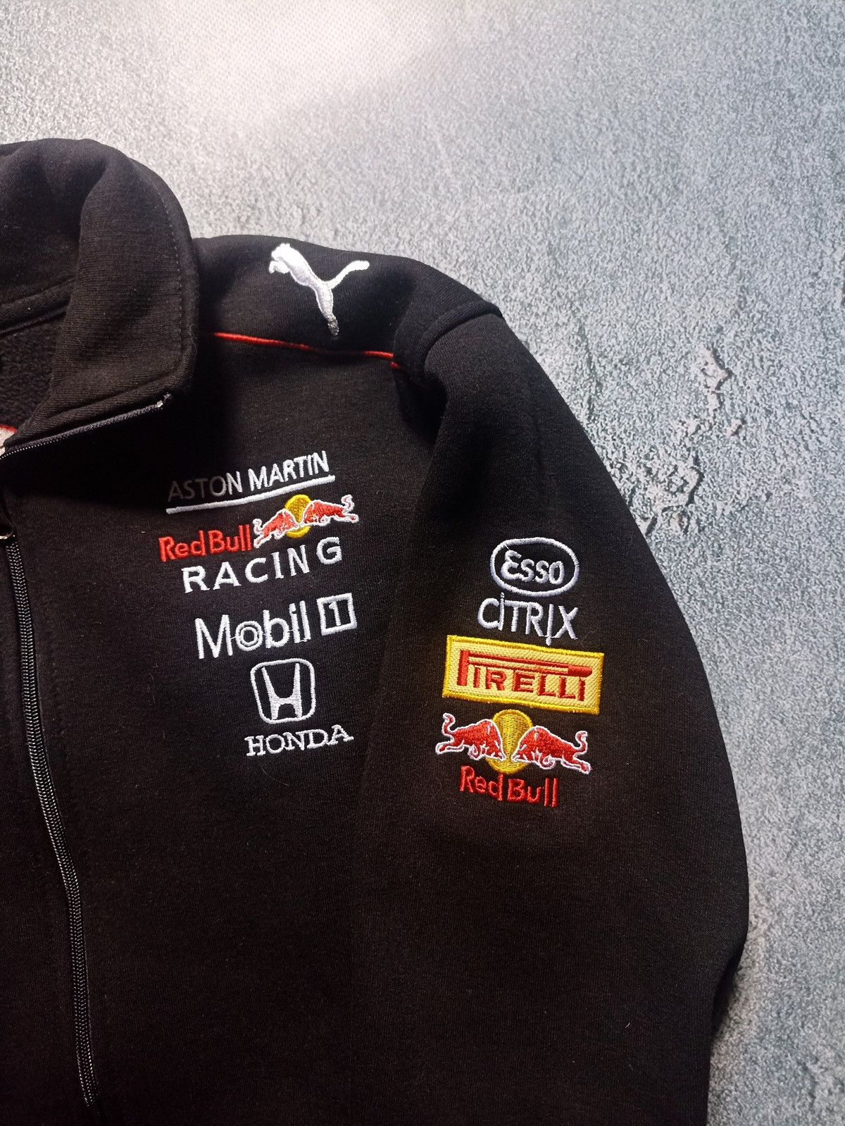Puma Vintage Puma Red Bull Infiniti Racing Zip Sweatshirt Fleece Size US XL / EU 56 / 4 - 3 Thumbnail