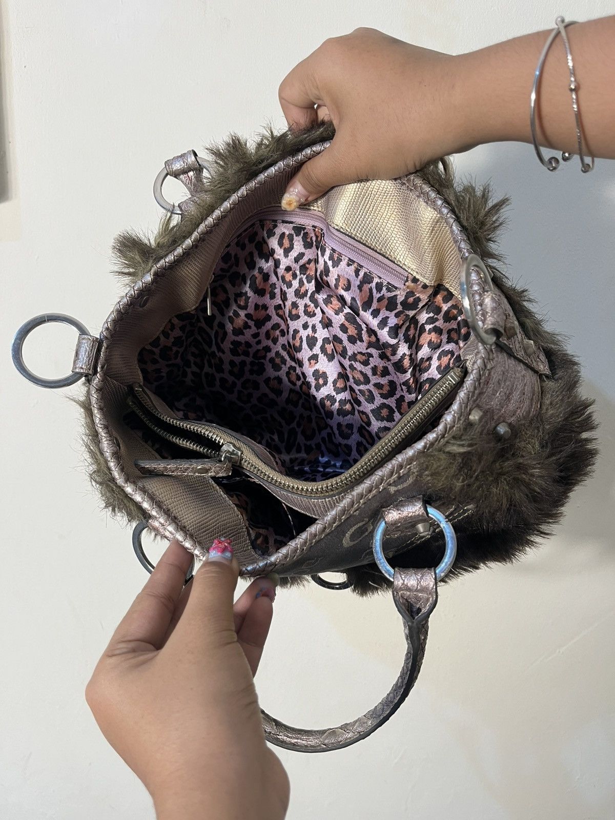 Guess Vtg GUESS fur handle bag Size ONE SIZE - 10 Thumbnail