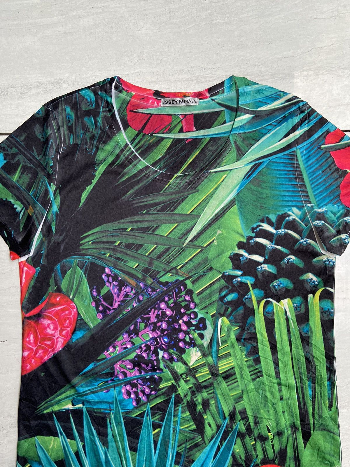 ISSEY MIYAKE Motive T-shirt