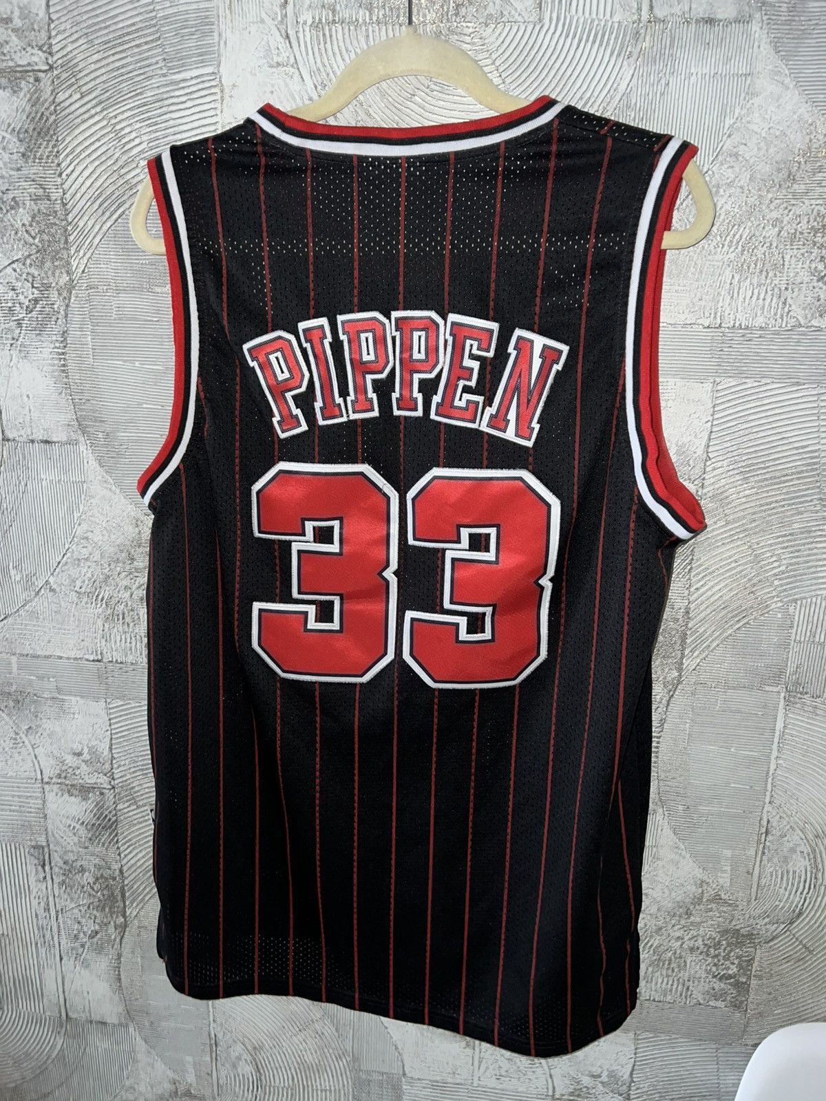 Adidas Adidas NBA 1995 Scottie Pippen Chicago Bulls Red Jersey vest Size US L / EU 52-54 / 3 - 1 Thumbnail