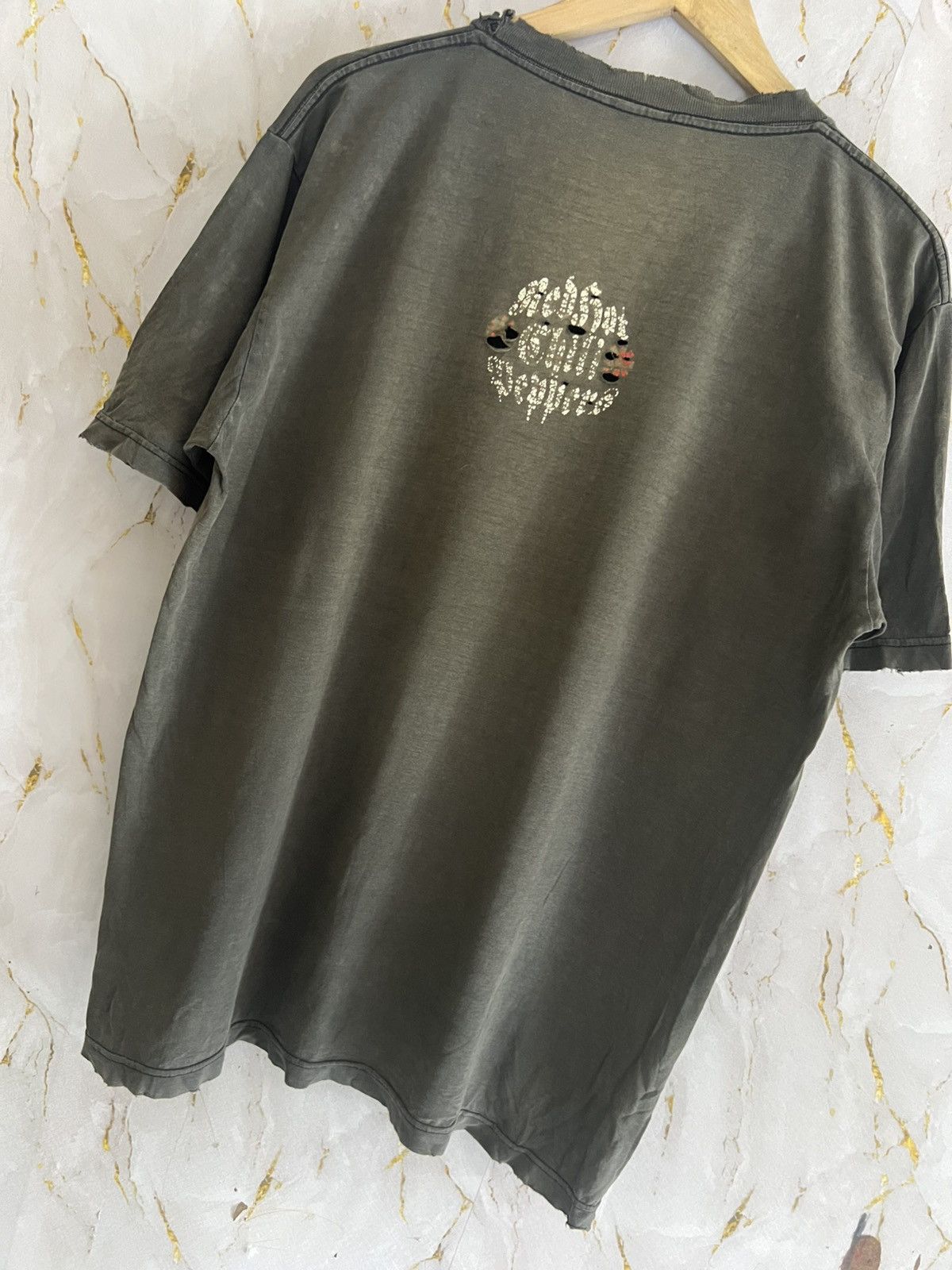 Vintage Vintage Red Hot Chili Peppers Tee – Distressed 90s Size US L / EU 52-54 / 3 - 6 Thumbnail