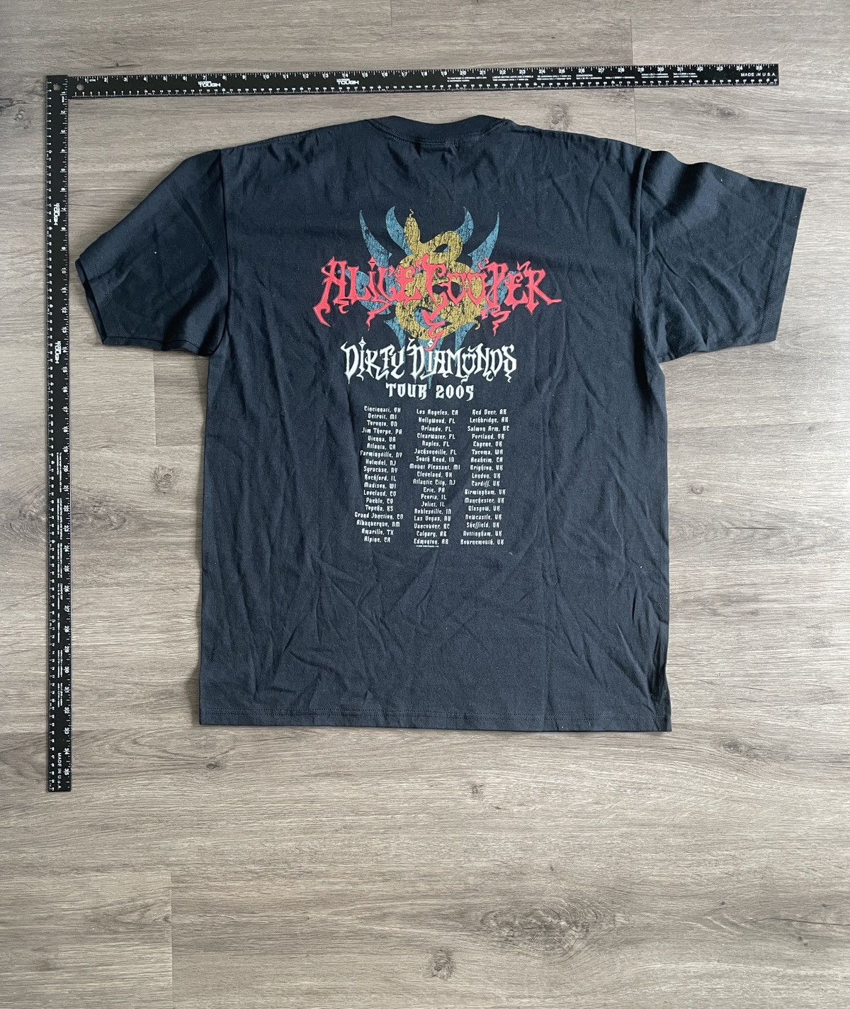 Vintage Y2K 2005 Alice Cooper “Dirty Diamonds” Tour T-shirt (Sz.XL) Size US XL / EU 56 / 4 - 4 Thumbnail