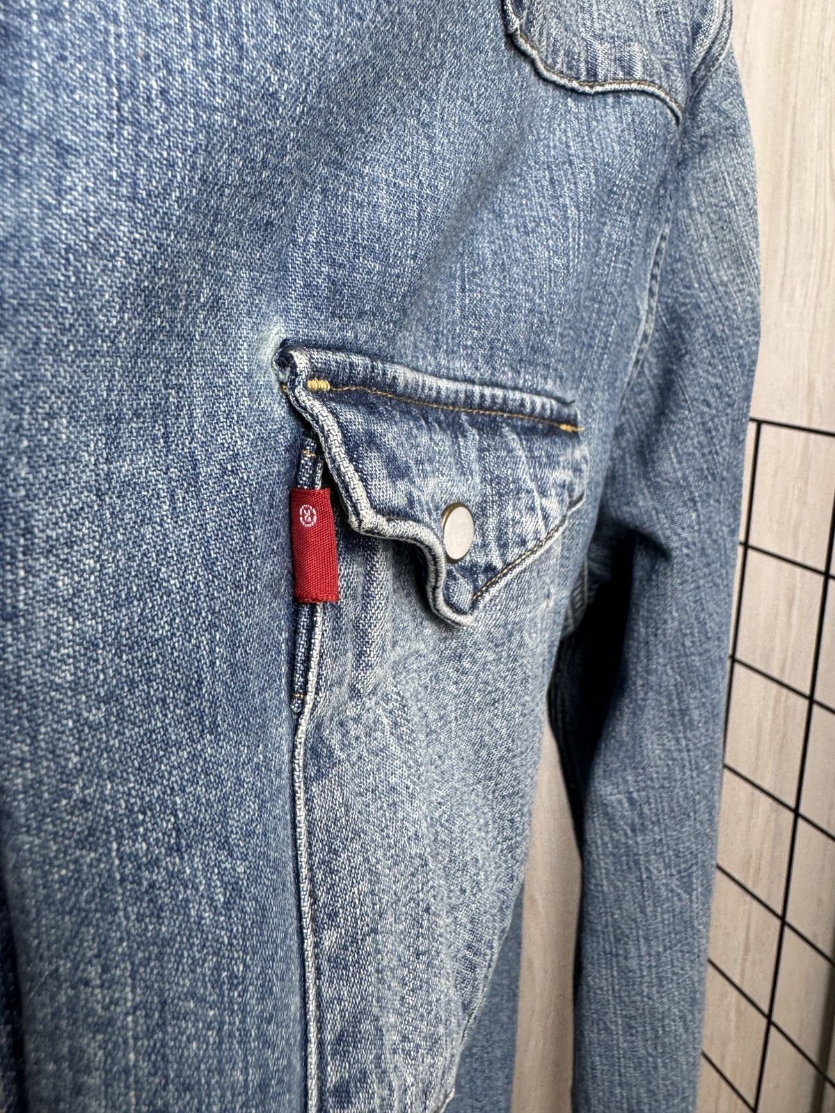 Levi's Levi’s blue denim faded long sleeve shirt Size US XL / EU 56 / 4 - 9 Thumbnail