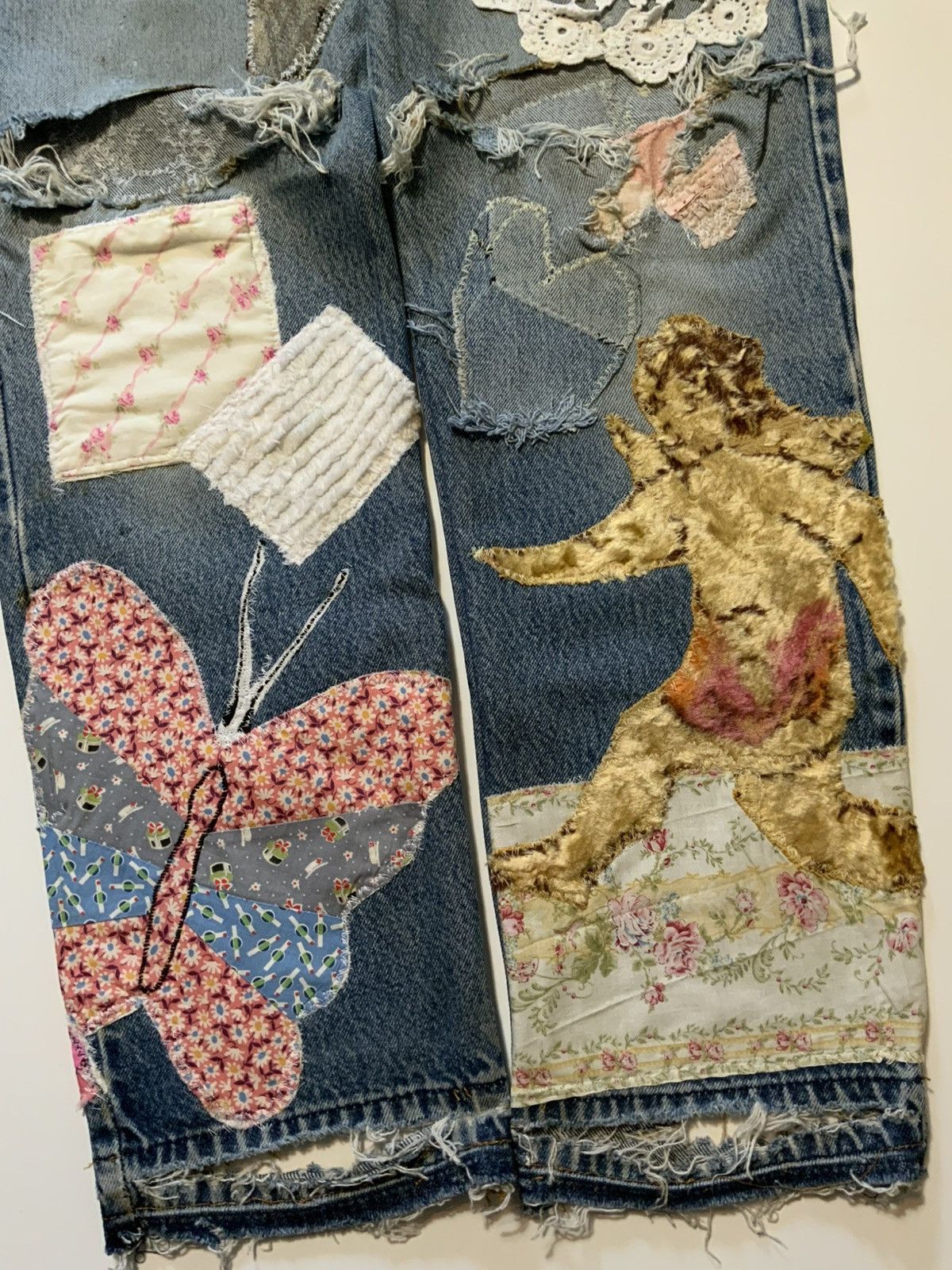 Levi's 1/1 Vintage Levis Patchwork Peace Love Butterfly Denim Jeans Size US 32 / EU 48 - 5 Thumbnail
