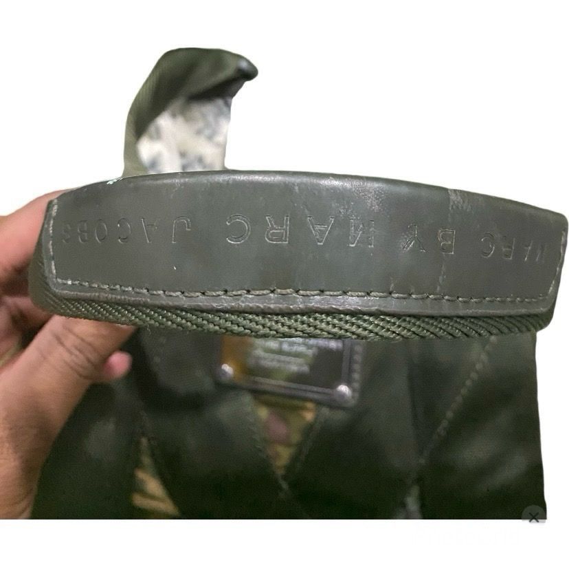 Marc Jacobs Authentic Marc Jacobs Camo Handle Bag Size ONE SIZE - 7 Thumbnail