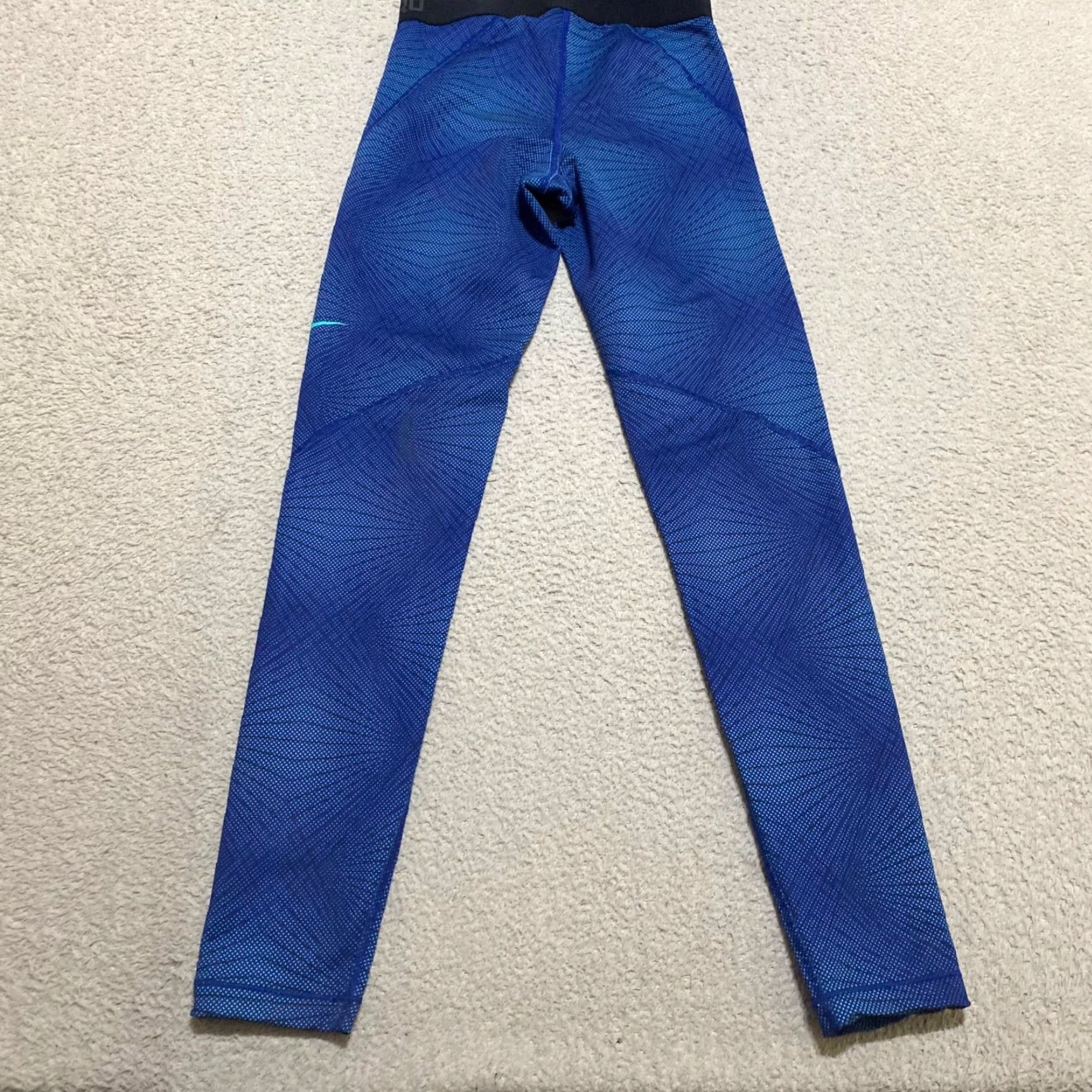 Nike Nike Womens Leggings Grey? Blue Geometric Hyper Warm Elastic Waist Pull On Pants Small XS/S - Nikepro Style Womens Leggings 27 in Inseam Nikepro 2740 Size 28" / US 6 / IT 42 - 2 Thumbnail