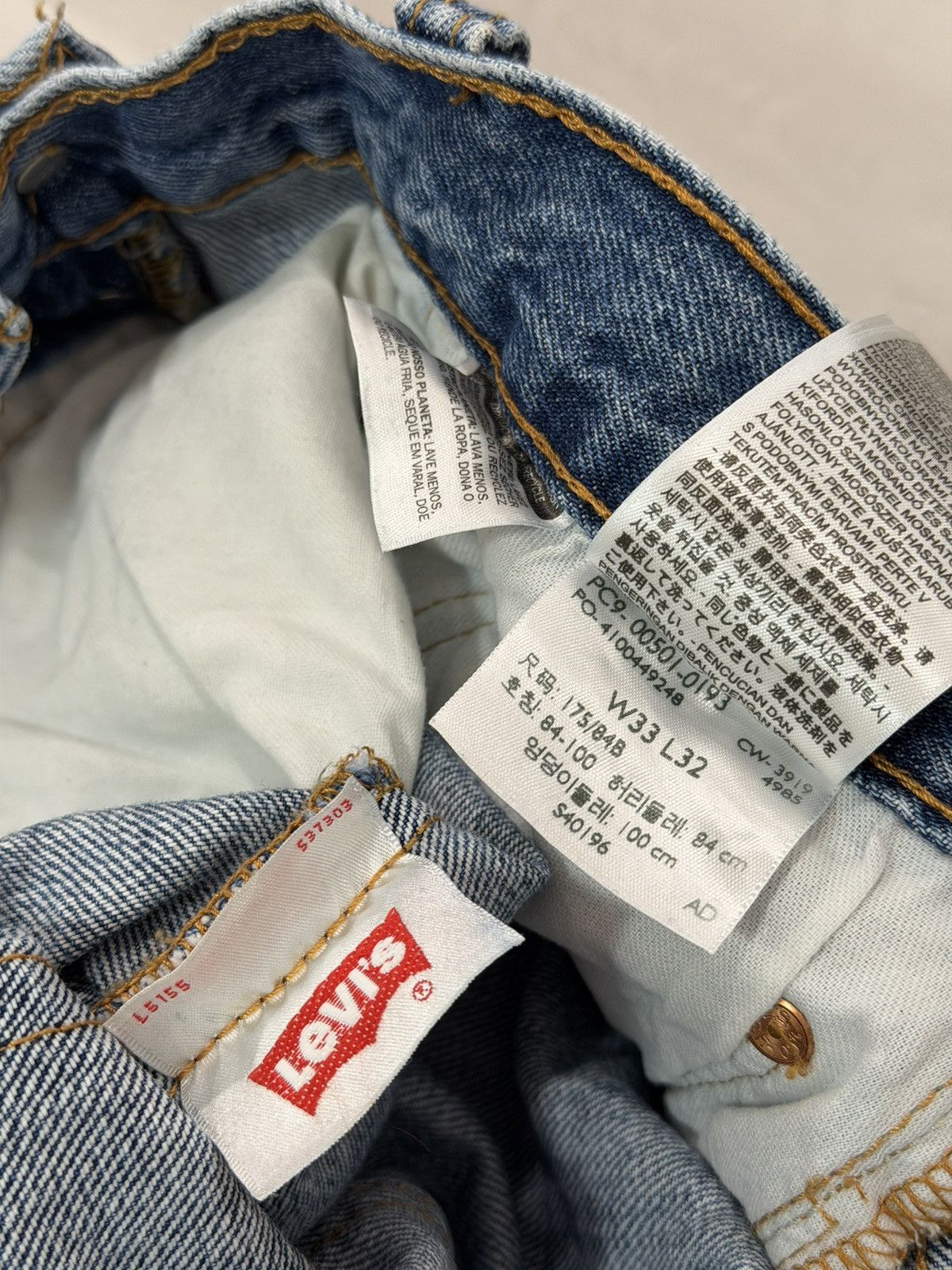 Levi's Vintage Clothing Vintage Levis 501 Jeans 33x32 Blue Straight Leg Button Fly Size US 33 - 6 Thumbnail