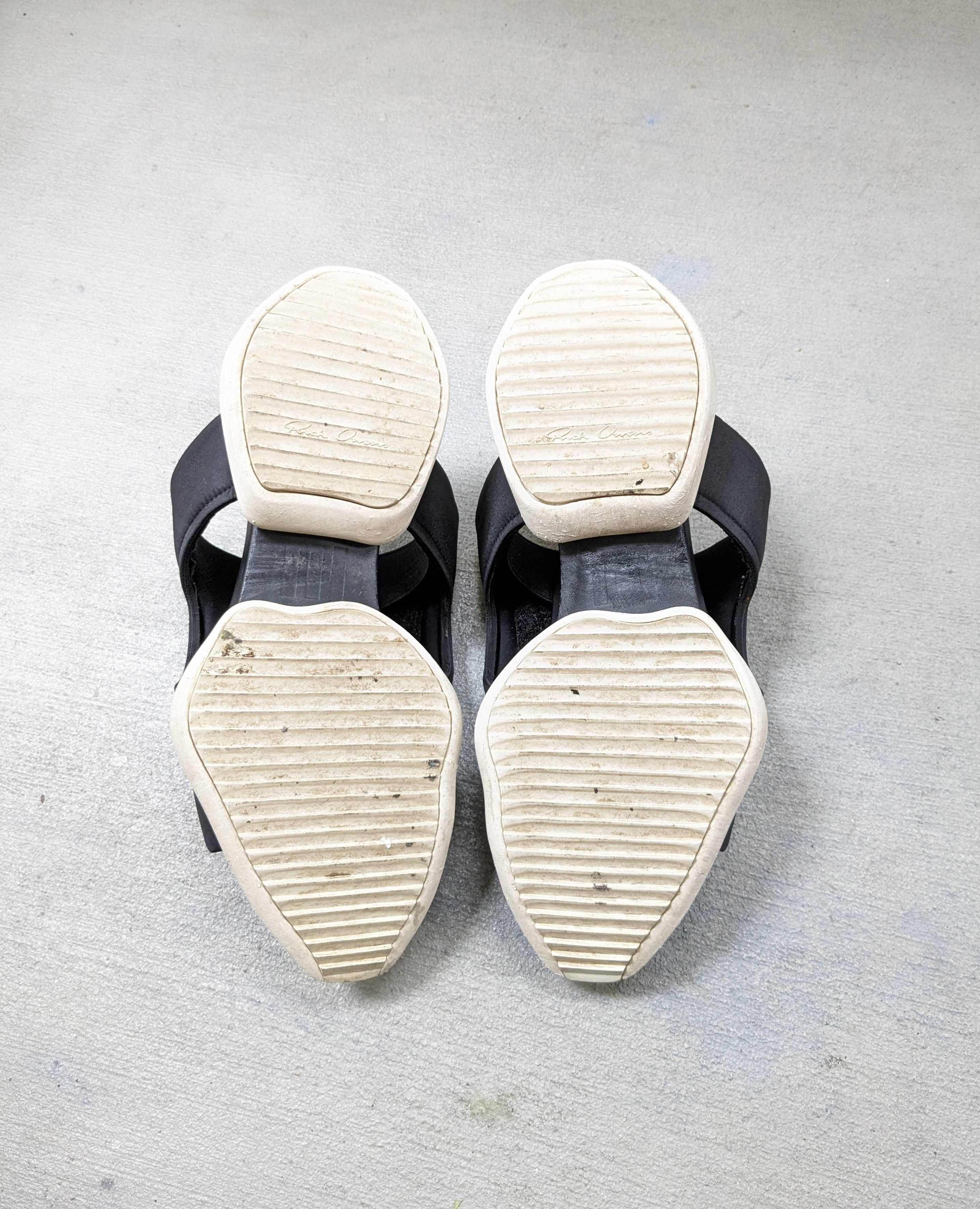 Adidas × Rick Owens Rick Owens x Adidas Clog Sandals 10 Black White AQ2822 Size US 10 / EU 43 - 16 Thumbnail