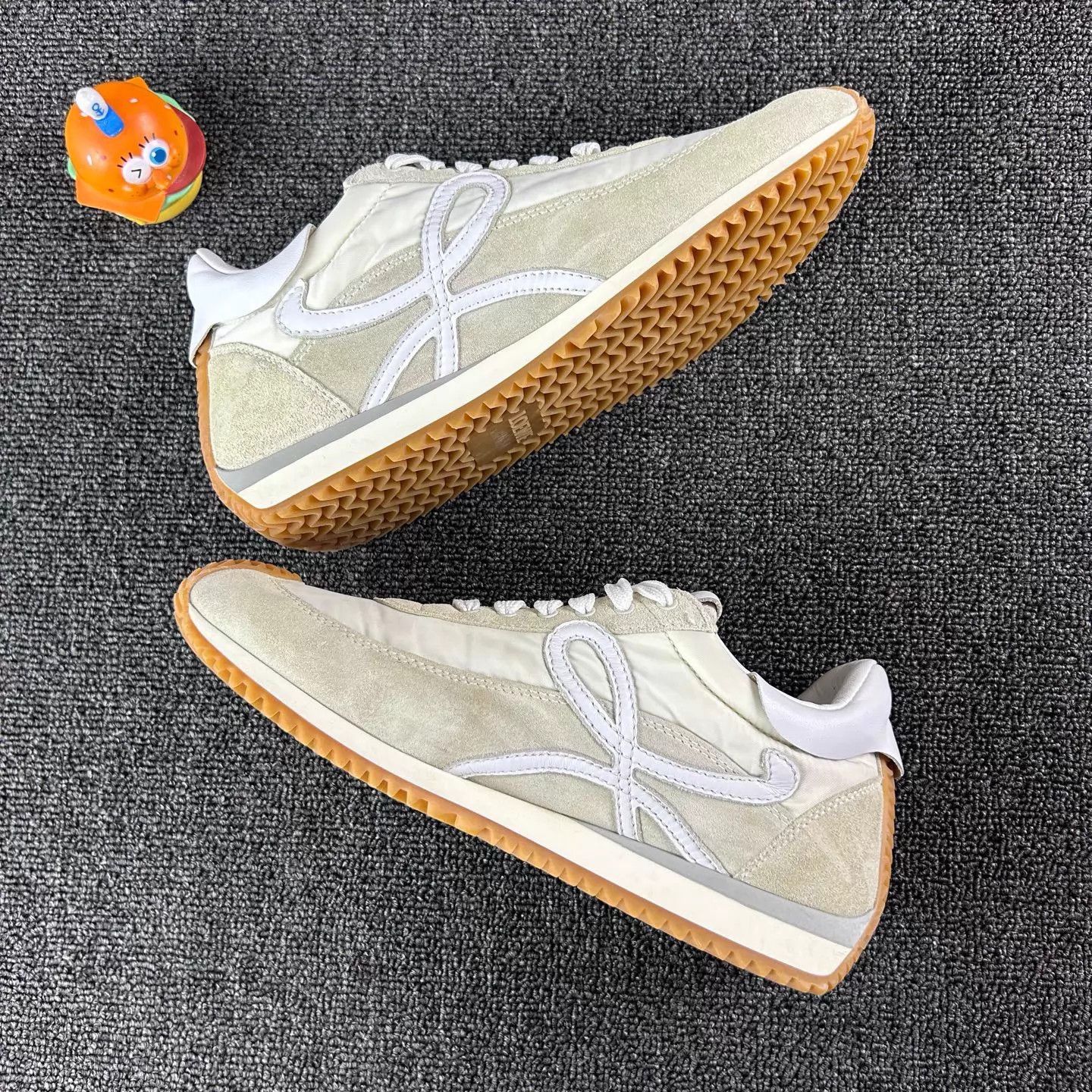 Louis Vuitton LOEWE Gray Goya Sneaker 38 Size US 7.5 / IT 37.5 - 3 Thumbnail