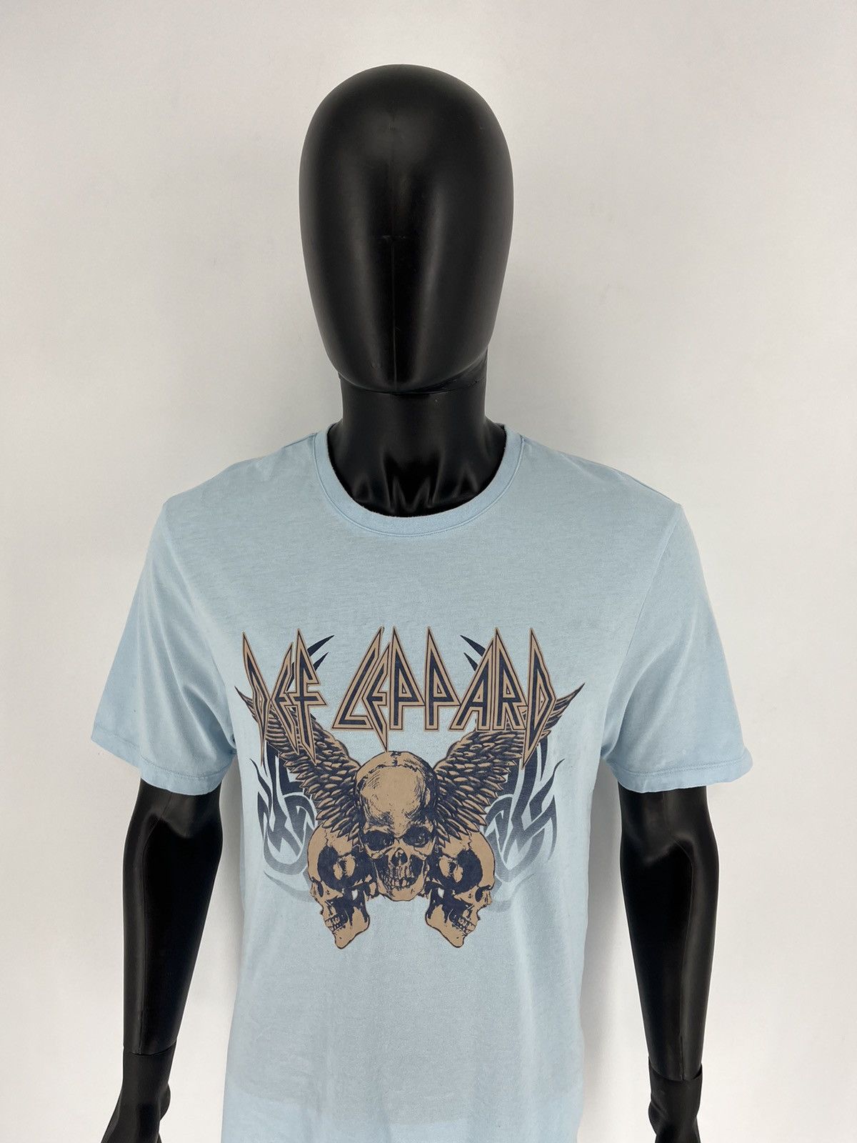 Band Tees × Def Leppard × Vintage Vintage Y2K Def Leppard Band Tee Size M Size US M / EU 48-50 / 2 - 5 Thumbnail