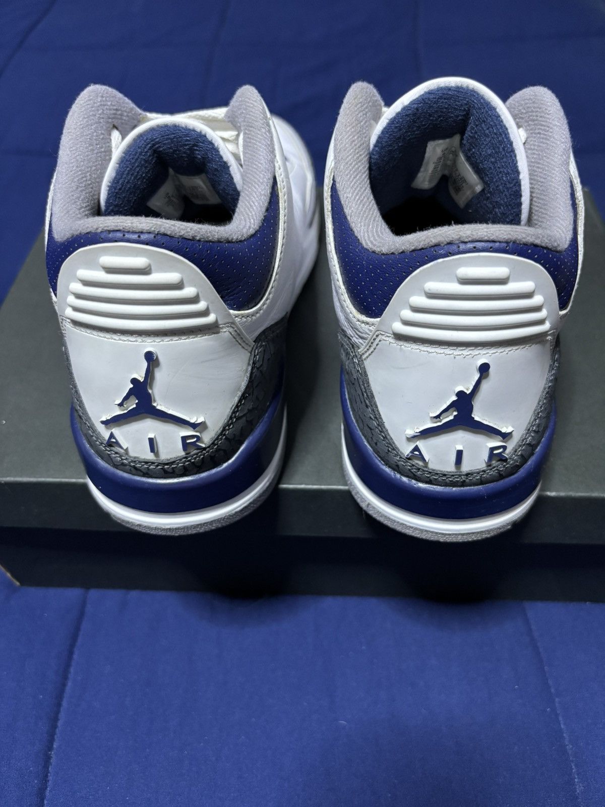 Jordan Brand Jordan 3 Retro Midnight Navy 2023 Size 9 Size US 9 / EU 42 - 4 Thumbnail