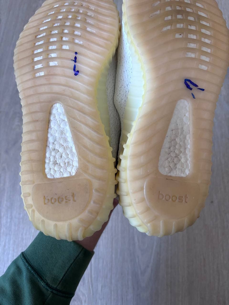 Adidas Adidas Yeezy boost 350 v2 Size US 11 / EU 44 - 4 Thumbnail