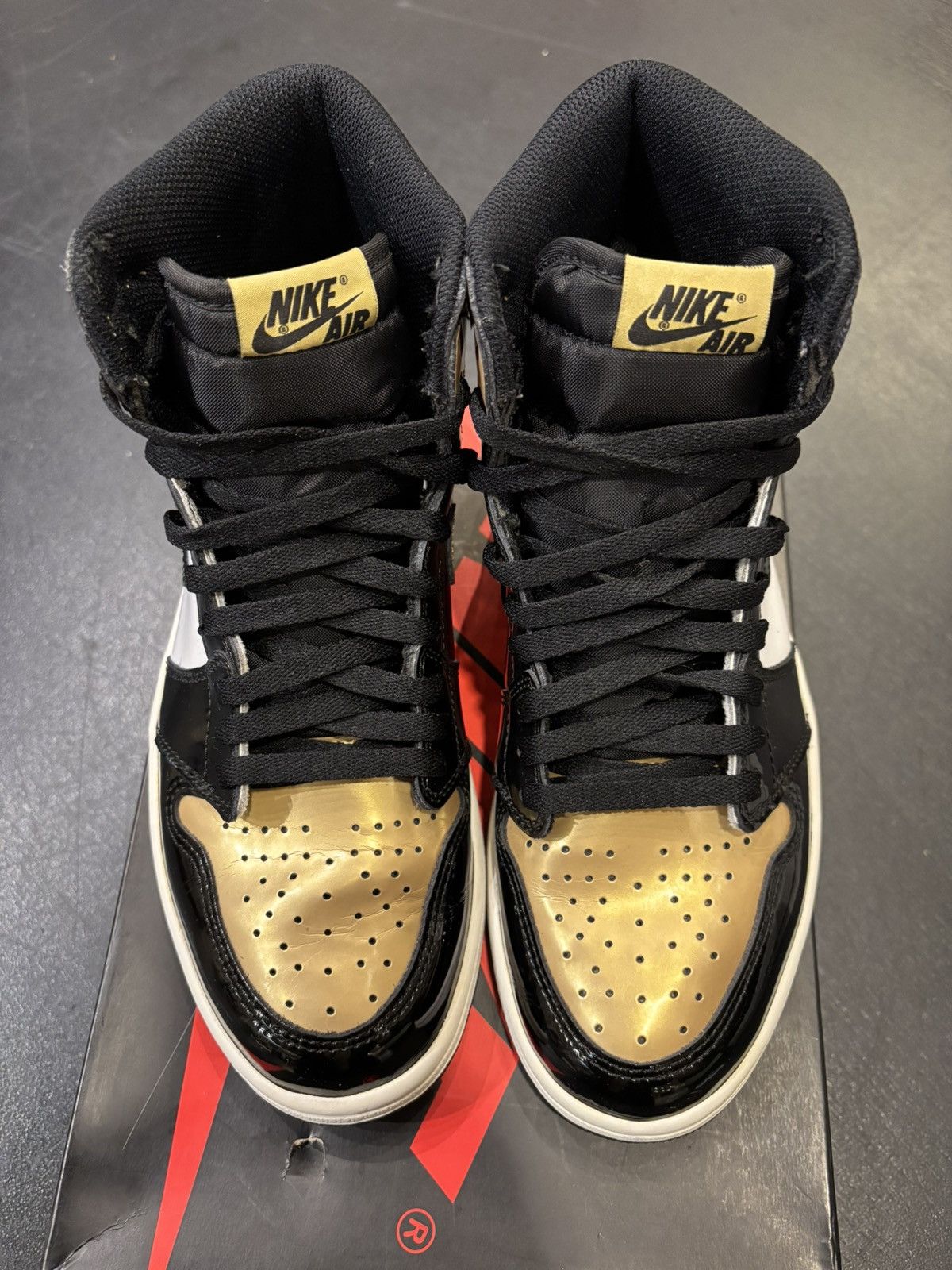 Jordan Brand Jordan 1 Retro ‘Gold Top 3’ Size US 9 / EU 42 - 4 Thumbnail