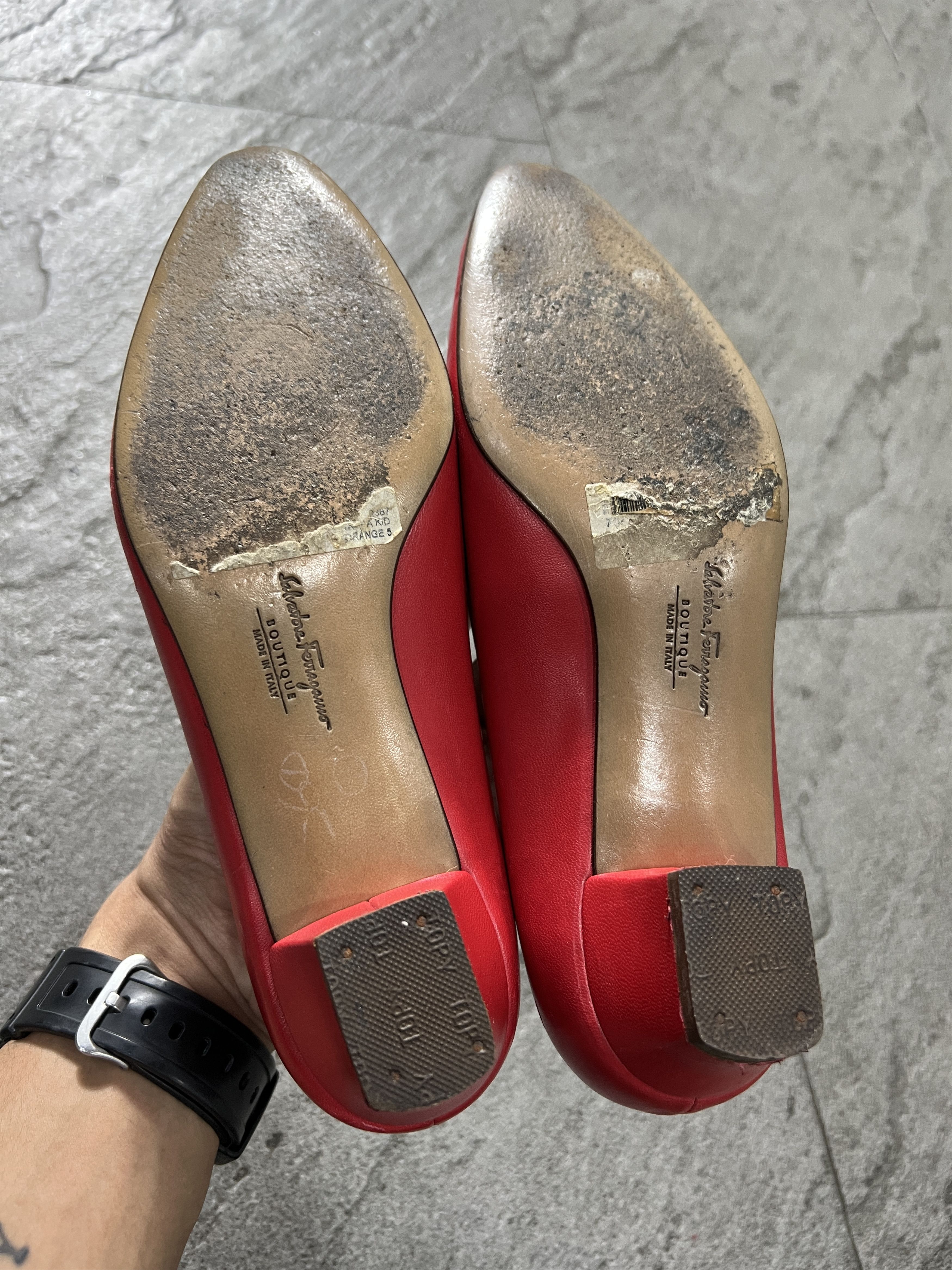 Salvatore Ferragamo Ferragamo Red Leather Bow Pumps 7.5D Vintage Size US 5 / IT 35 - 8 Thumbnail