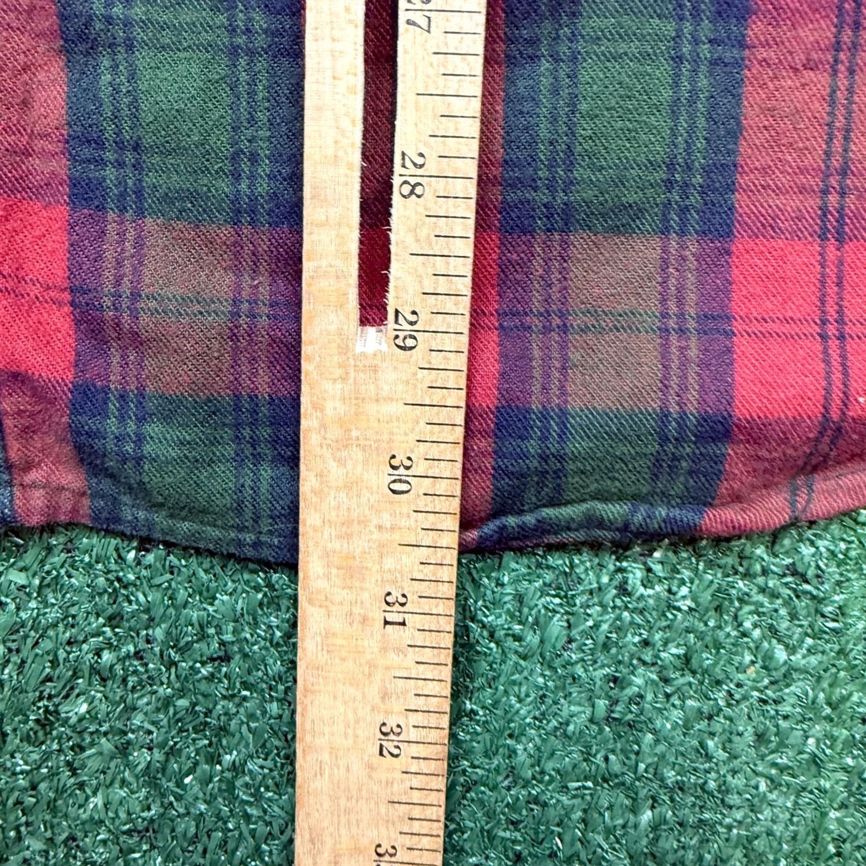 Vintage VINTAGE L.L. Bean Button-Up Shirt Mens Size L Red Green Plaid Long Sleeve Wool Cotton Y2K Lumberjack Outdoor USA Virginia Model Maine Guide Size US L / EU 52-54 / 3 - 4 Thumbnail