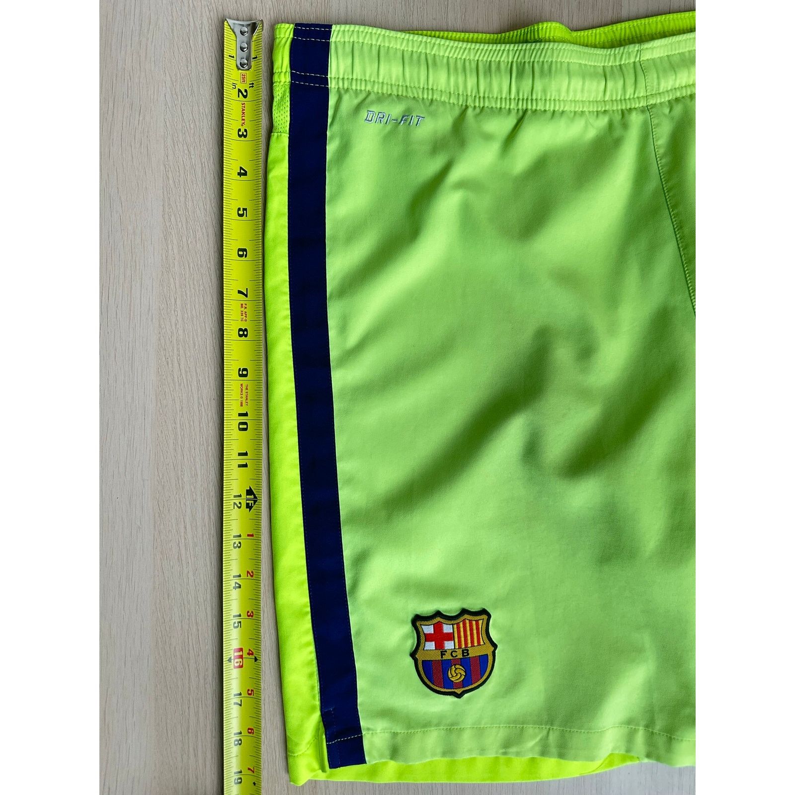 Nike Rare Nike 2014 Barcelona Third Drifit Shorts -Size M -Mint Size US 33 - 6 Thumbnail