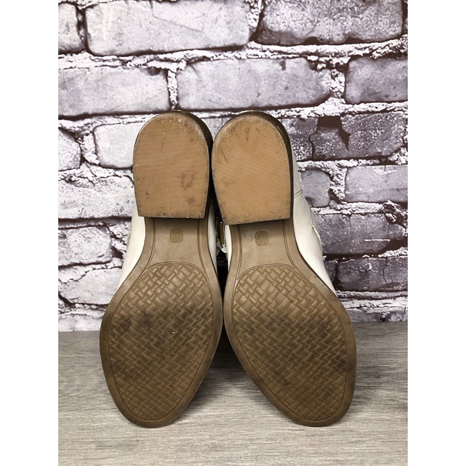 Elliott Elliot Lucca Ivory Leather Anthropologie Gold Buckle Heel Bo Size US 7 / IT 37 - 10 Thumbnail