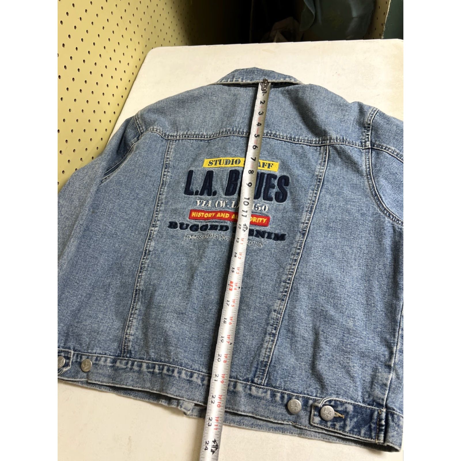 Vintage VINTAGE L.A. Blues Denim Jean Jacket Studio Staff Embroidered Women M Light Blue Grunge Jacket Size 32" / US 10 / IT 46 - 2 Thumbnail