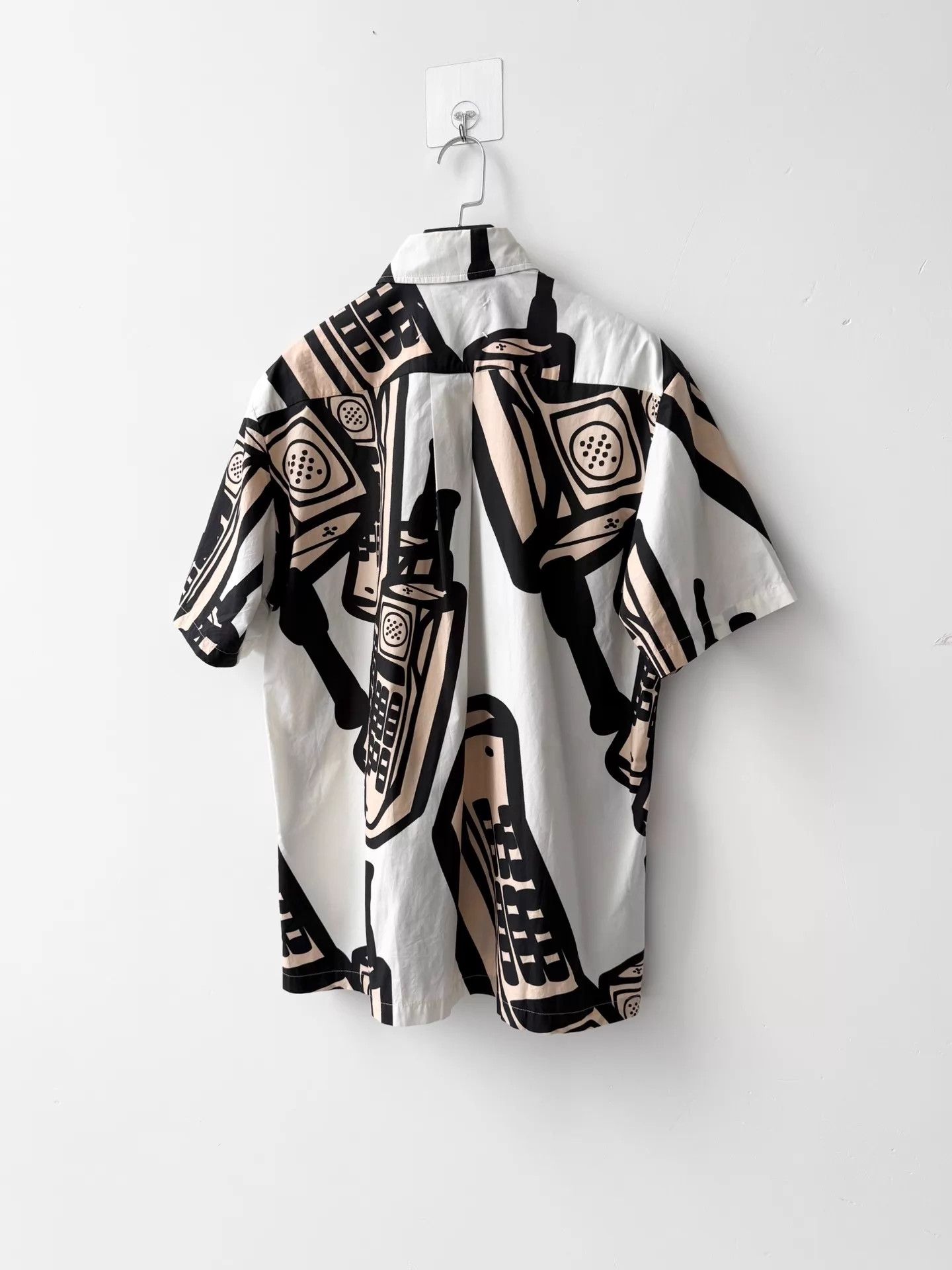 Maison Margiela Maison Margiela S/S19 Graffiti Pkt Shirt 80s Phone Print Size US M / EU 48-50 / 2 - 3 Thumbnail