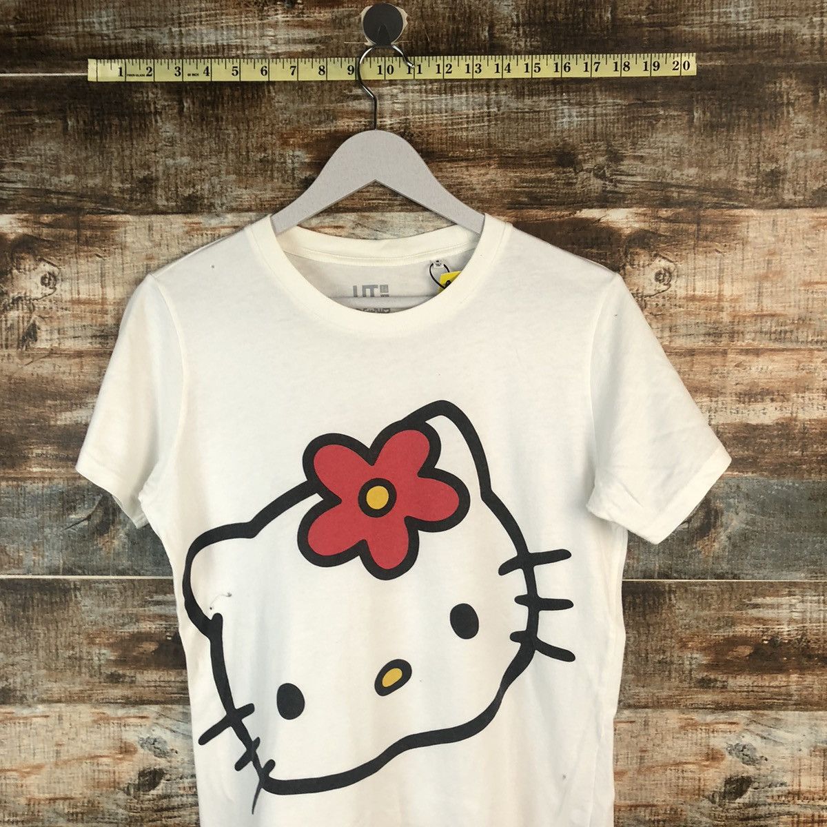 Uniqlo Uniqlo Hello Kitty Scanio uniqlo tee T-Shirt #A1985 Size M / US 6-8 / IT 42-44 - 2 Thumbnail