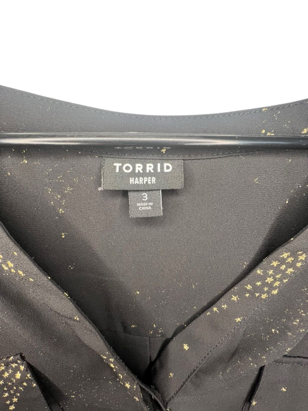 Torrid Torrid Harper Short Sleeve Blouse With Scattered Gold Stars Size 3XL / US 20-22 - 3 Thumbnail