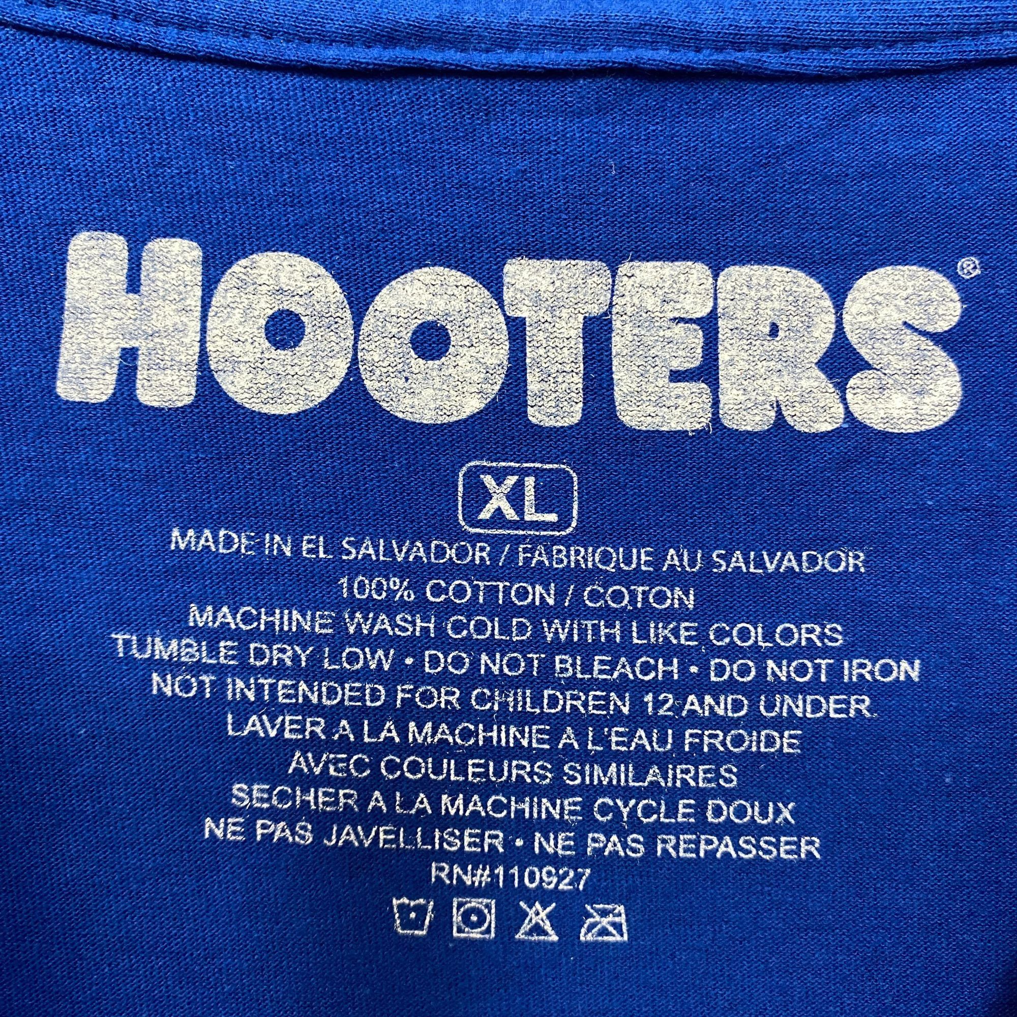 Other Hooters Coming In Hot Delightfully Tacky Since 1983 T-Shirt Size US XL / EU 56 / 4 - 4 Thumbnail