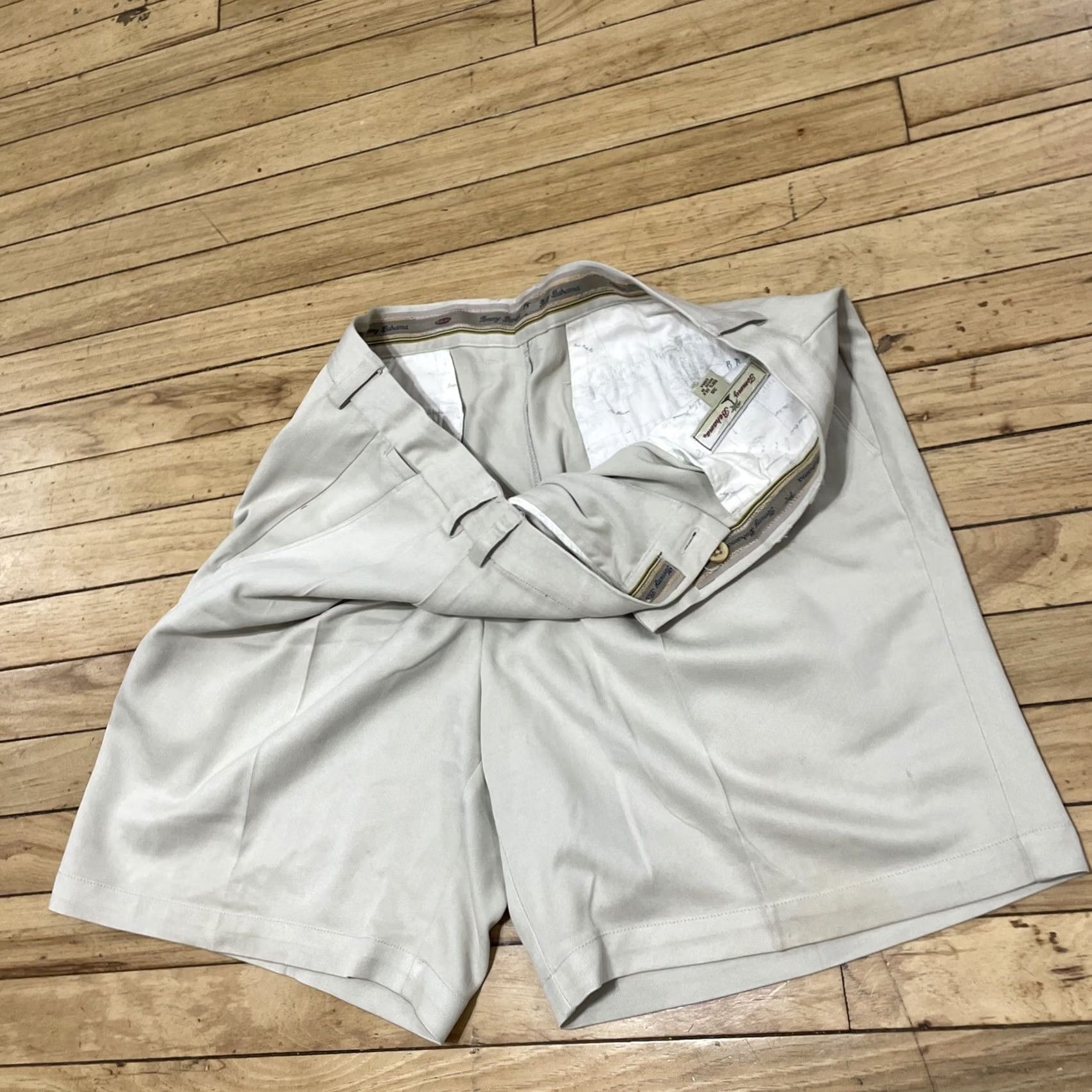 Tommy Bahama VINTAGE Tommy Bahama Pleated Silk Shorts Men 36 Cream Ivory 7" Y2k Old Money Preppy Grunge 90s Beachy Nautical Casual Travel Pockets Mens Size US 36 / EU 52 - 3 Thumbnail