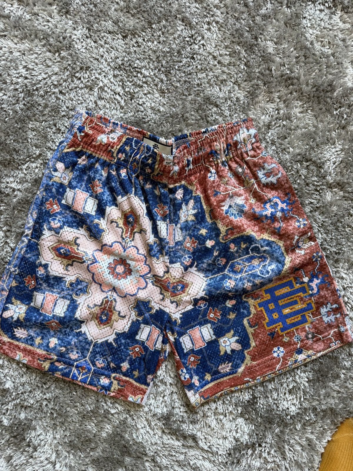 Eric Emanuel NWT Eric Emanuel Multicolor Rug Print Shorts Size US 28 / EU 44 - 1 Thumbnail