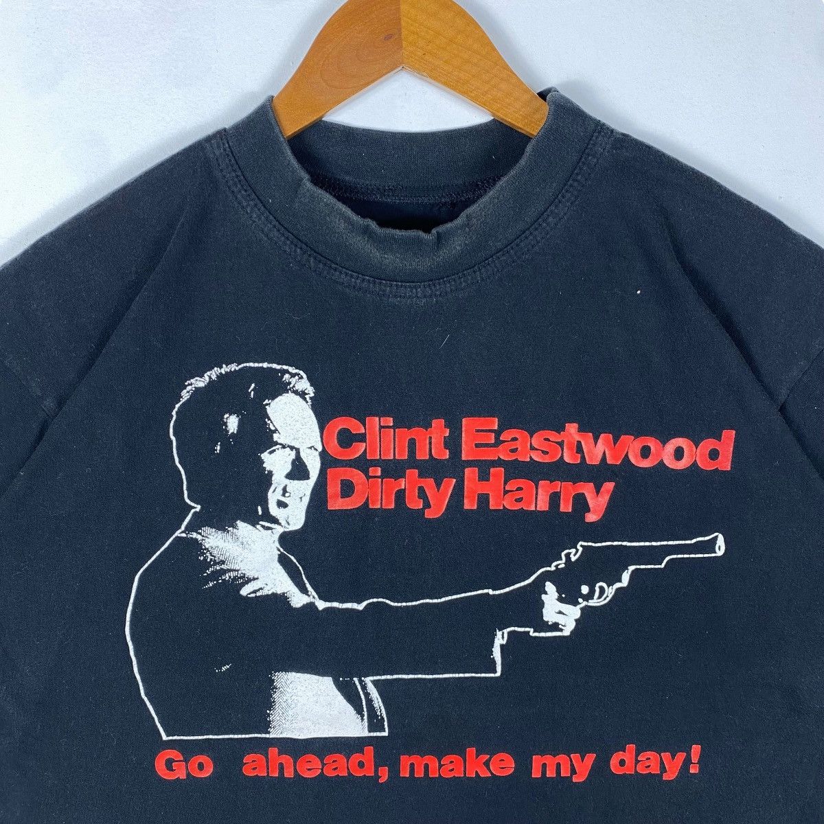 Vintage Vintage 90's DIRTY HARRY Clint Eastwood Movie Tee Shirt Size US XL / EU 56 / 4 - 2 Thumbnail