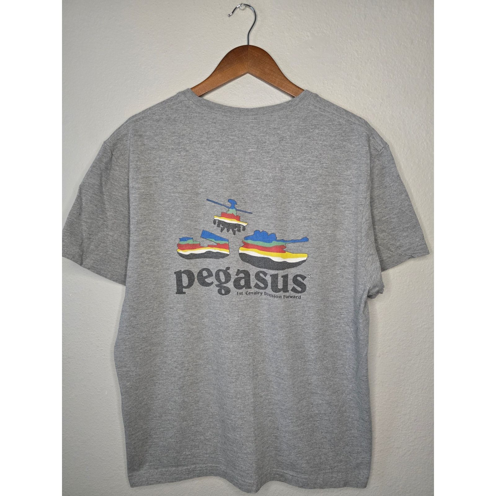 Other Pegasus 1st Cavalry Division Forward Military Tank XL Shirt Size US L / EU 52-54 / 3 - 1 Thumbnail