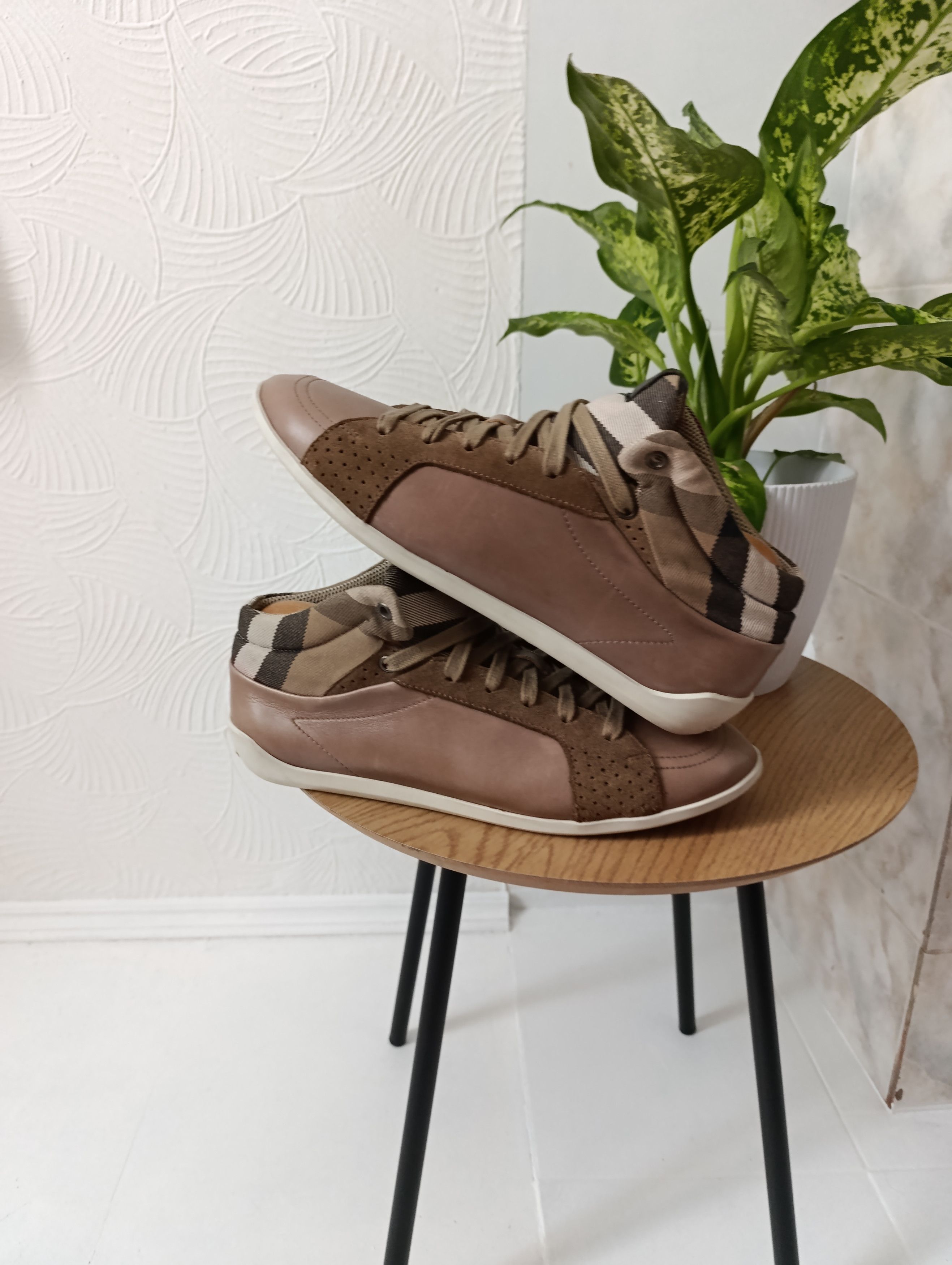 Burberry BURBERRY VINTAGE LEATHER HITOP SNEAKERS TRAINERS Size US 10 / IT 40 - 4 Thumbnail