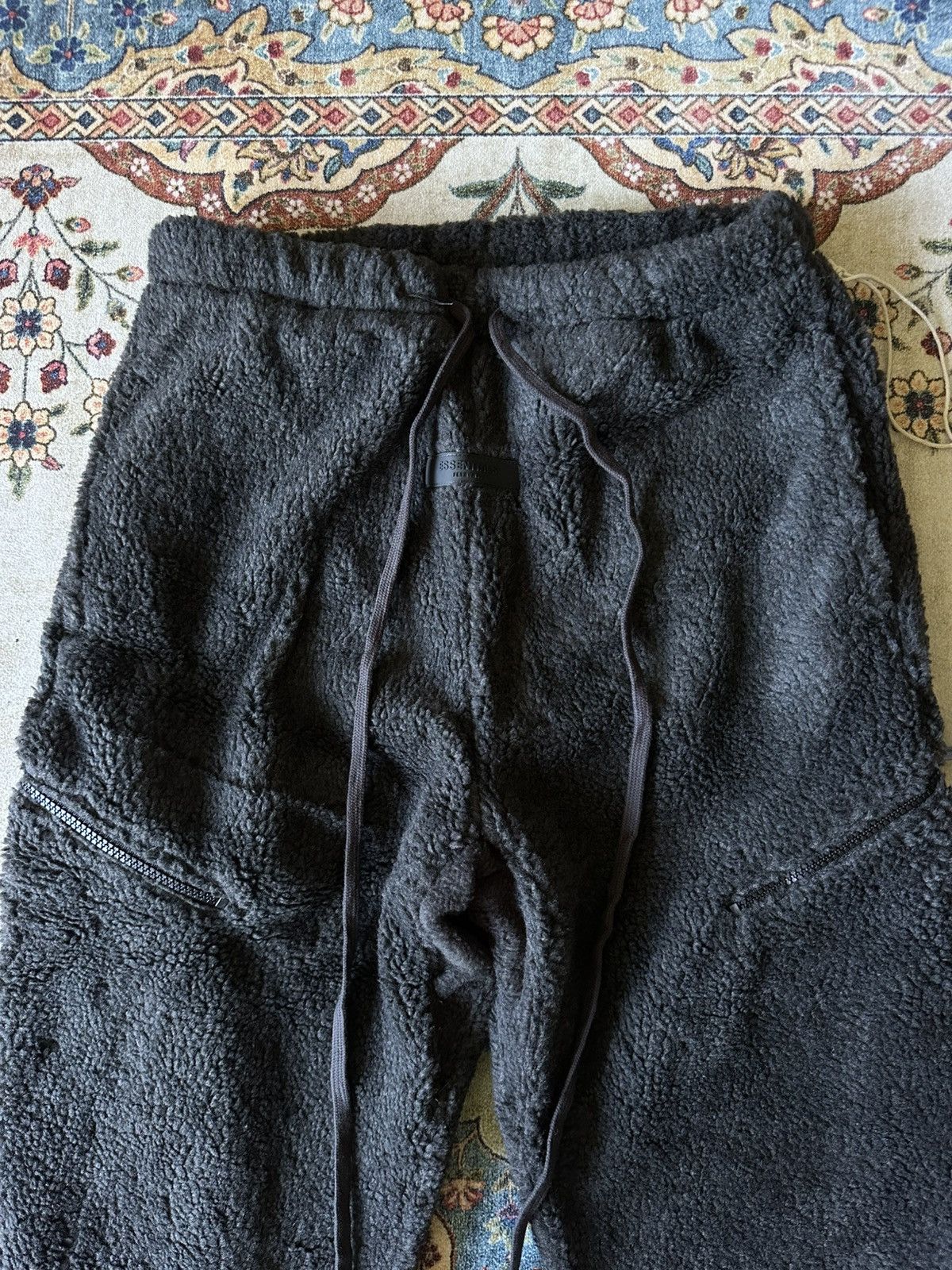 Essentials × FOG × Fear of God NEW Fear Of God Essentials Relaxed Polar Fleece Pants - Iron Size US 30 / EU 46 - 4 Thumbnail