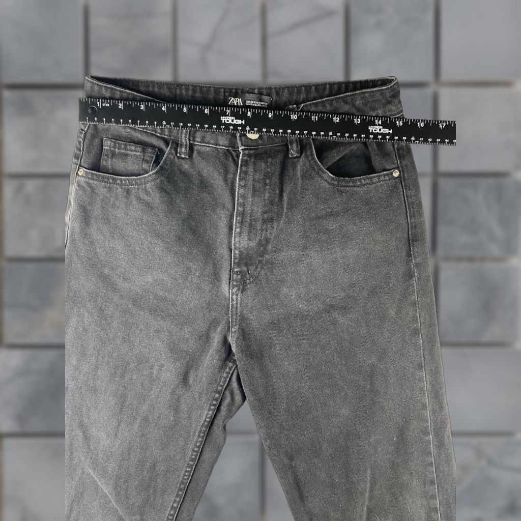 Zara Zara Jeans Women 6 Black Cropped Denim 5-Pocket Comfort Regular Rise Mid Size 28" / US 6 / IT 42 - 1 Thumbnail