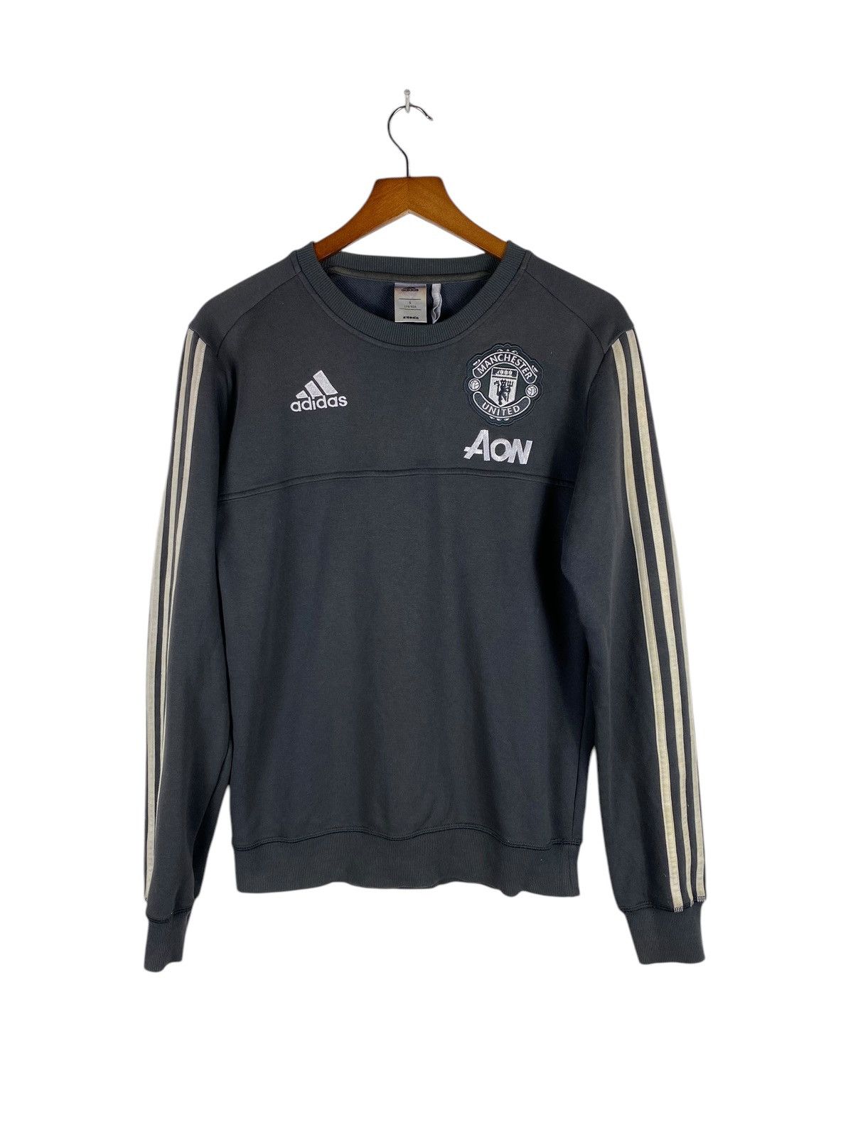 Adidas Vintage Adidas Manchester United Sweatshirt Size US S / EU 44-46 / 1 - 1 Thumbnail